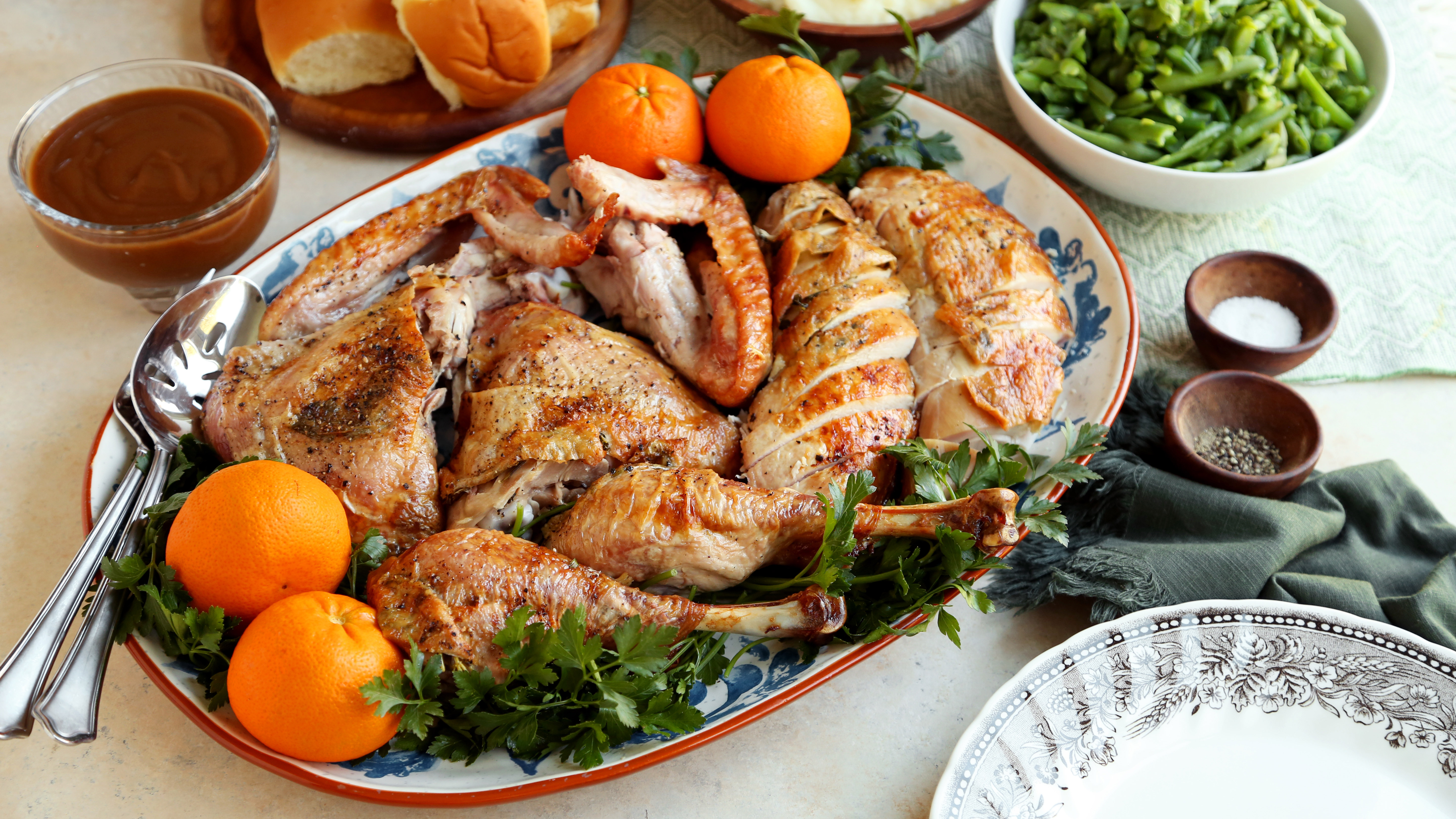 How To Spatchcock A Turkey For Thanksgiving | Spatchcock Turkey Recipe ...