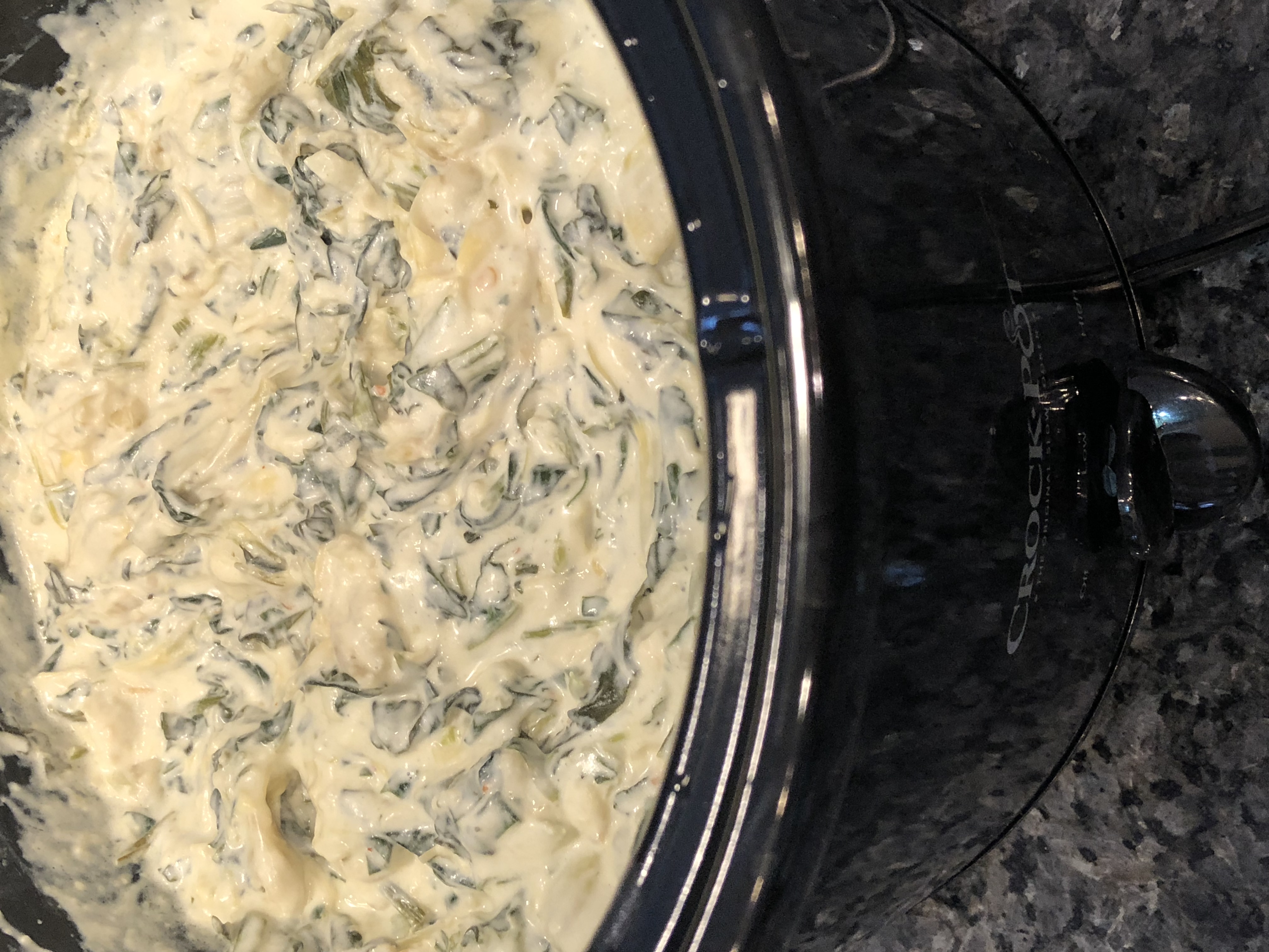 Copycat Olive Garden Hot Spinach and Artichoke Dip
