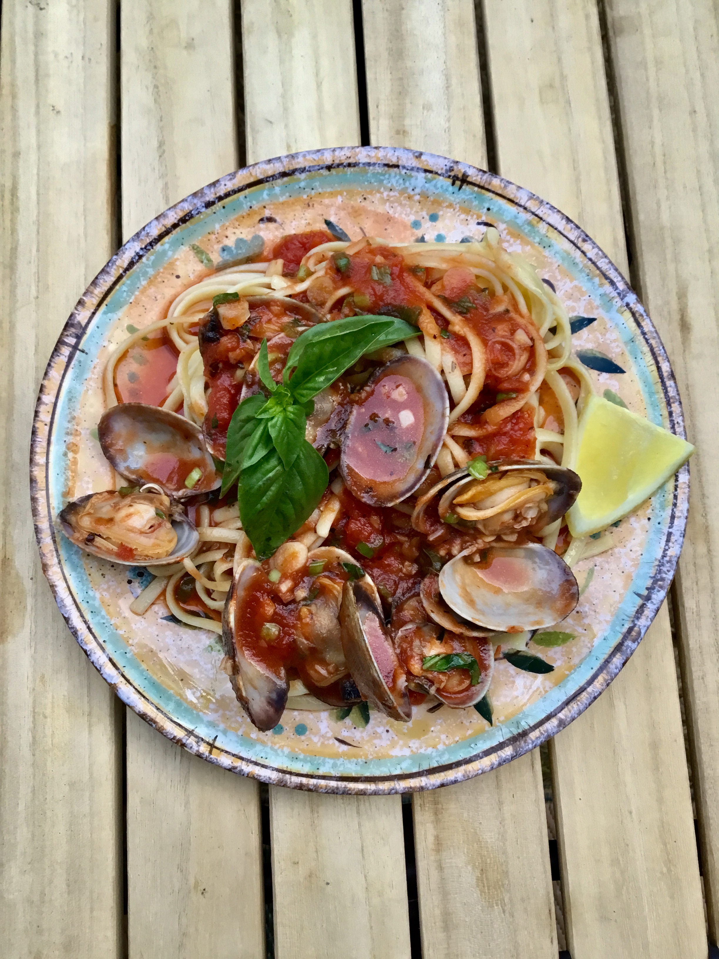 Clams With Tomato and Basil - Image 2