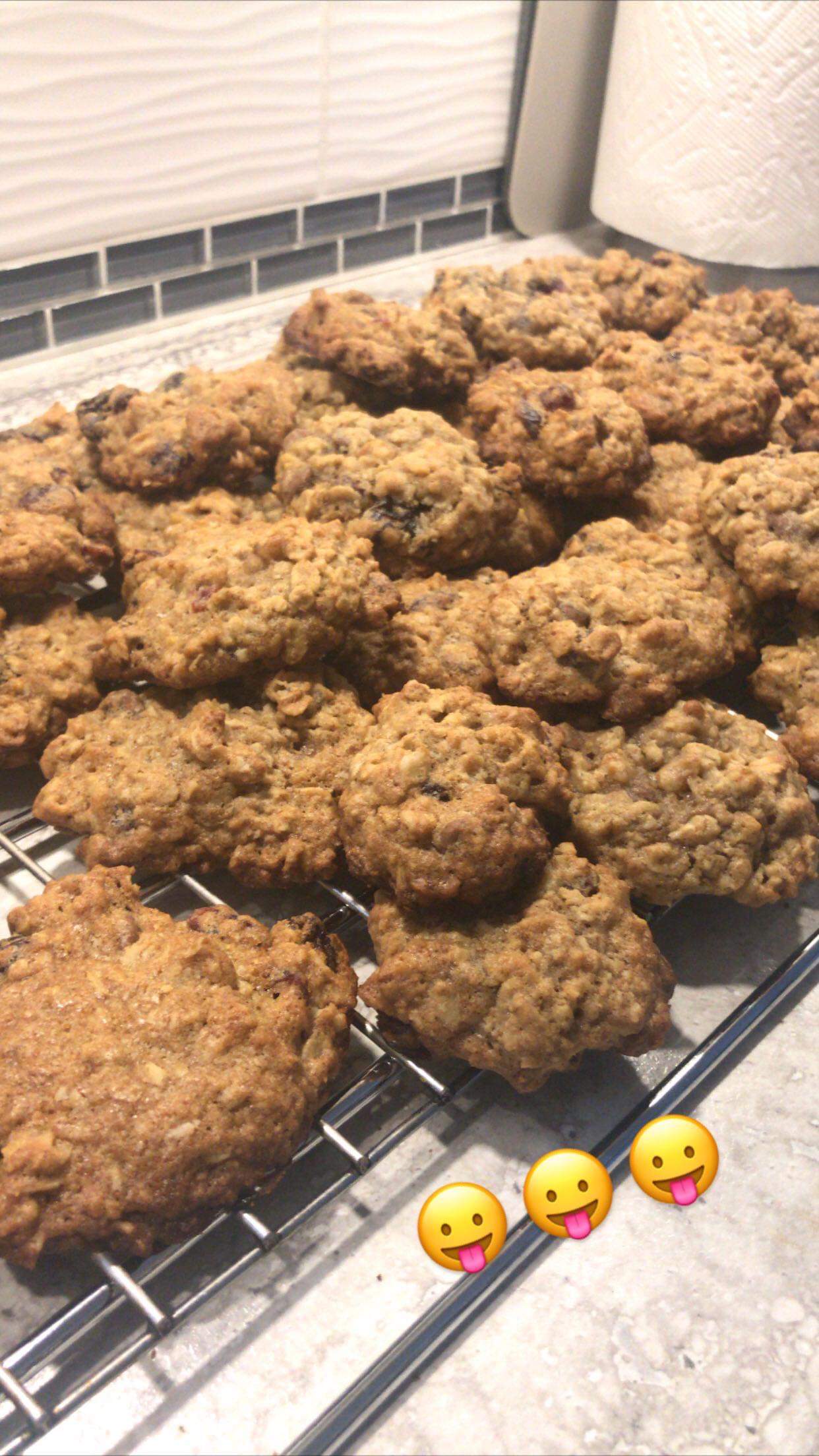 Oatmeal Cookies With Raisins and Cranberries - Image 2