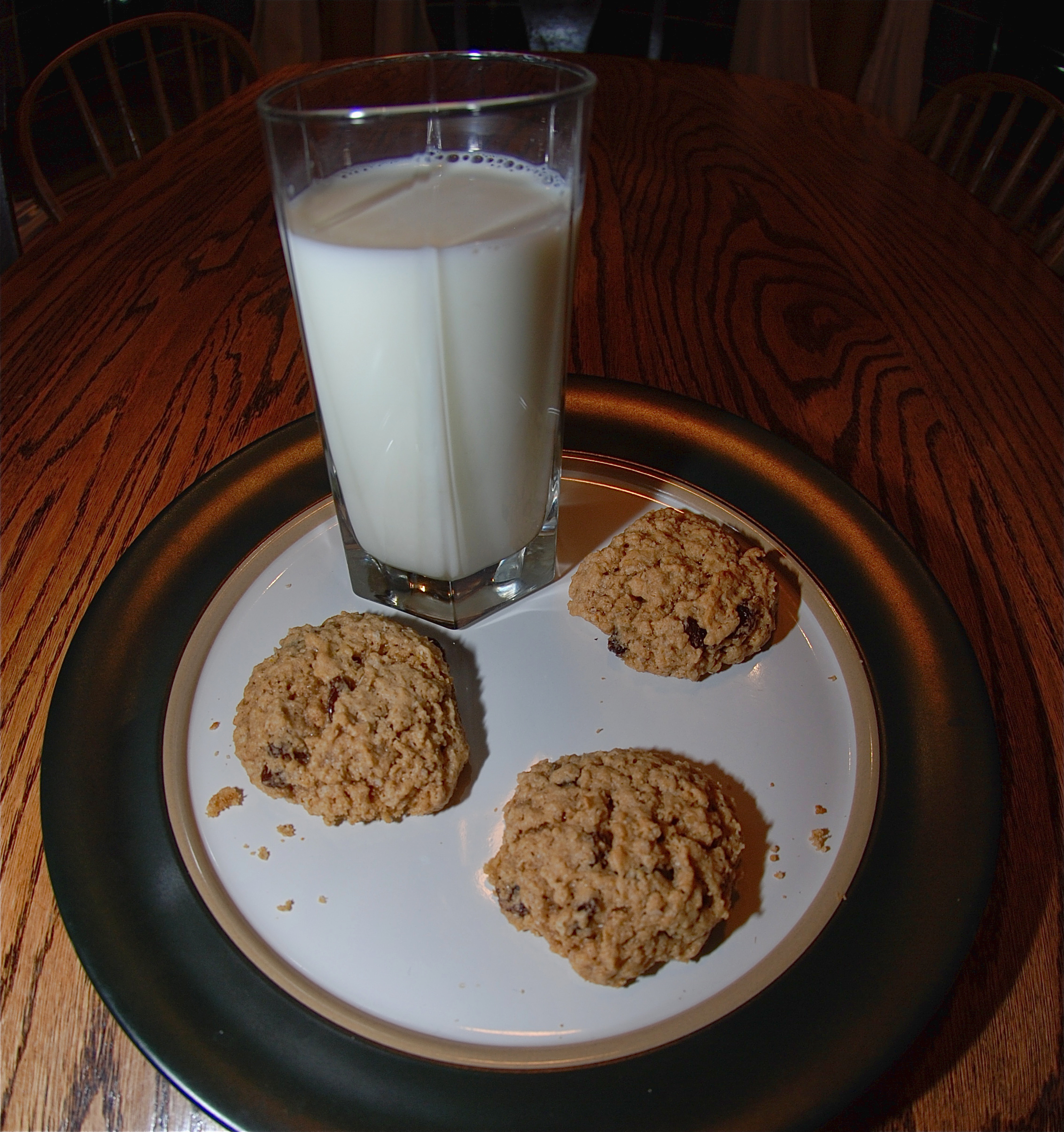 SOFT BATCH OATMEAL RAISIN COOKIES