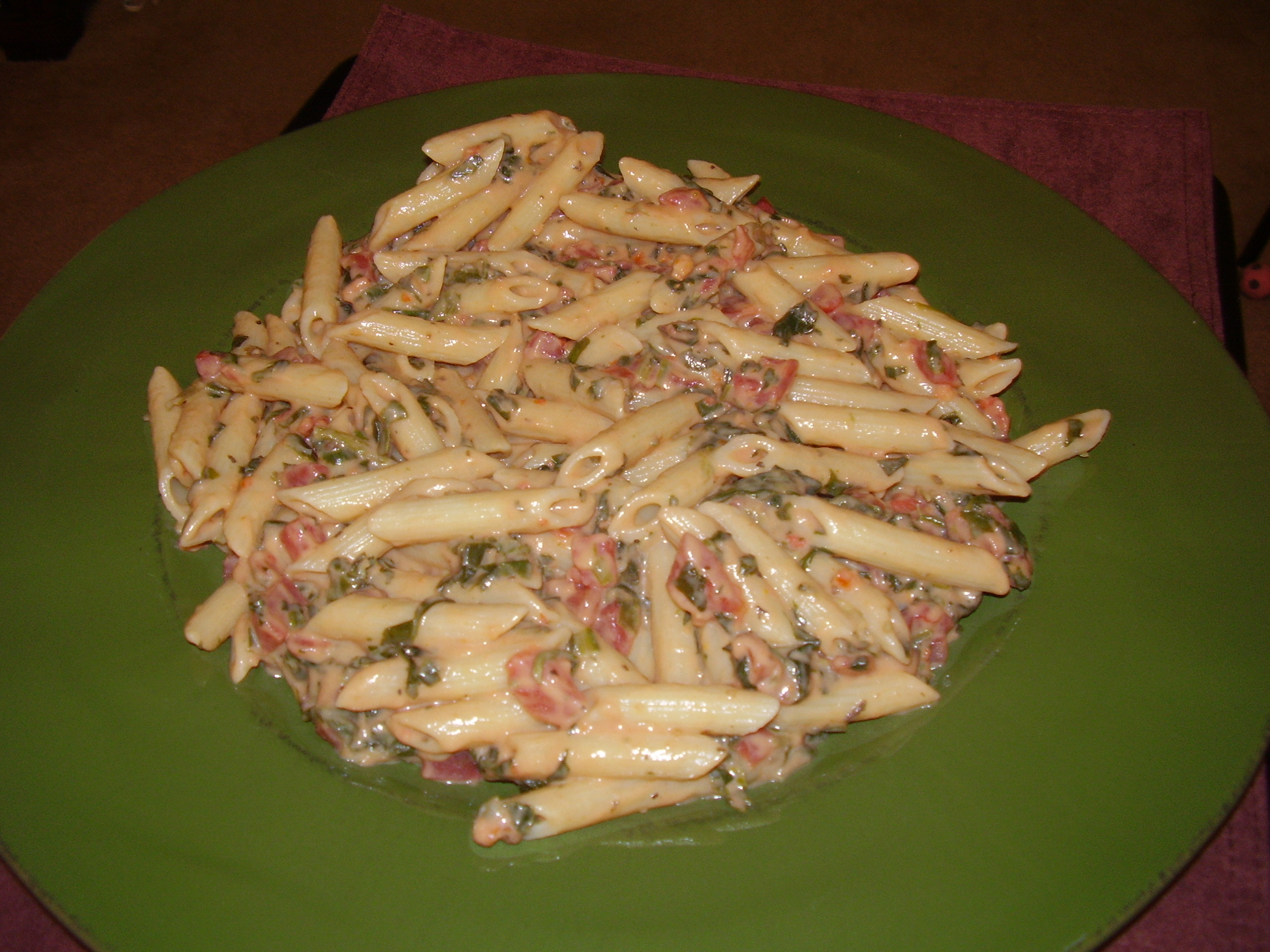 ❂ Easy EASY! PENNE WITH CHICKEN, SPINACH AND TOMATO ALFREDO (SOOOO GOOD!)