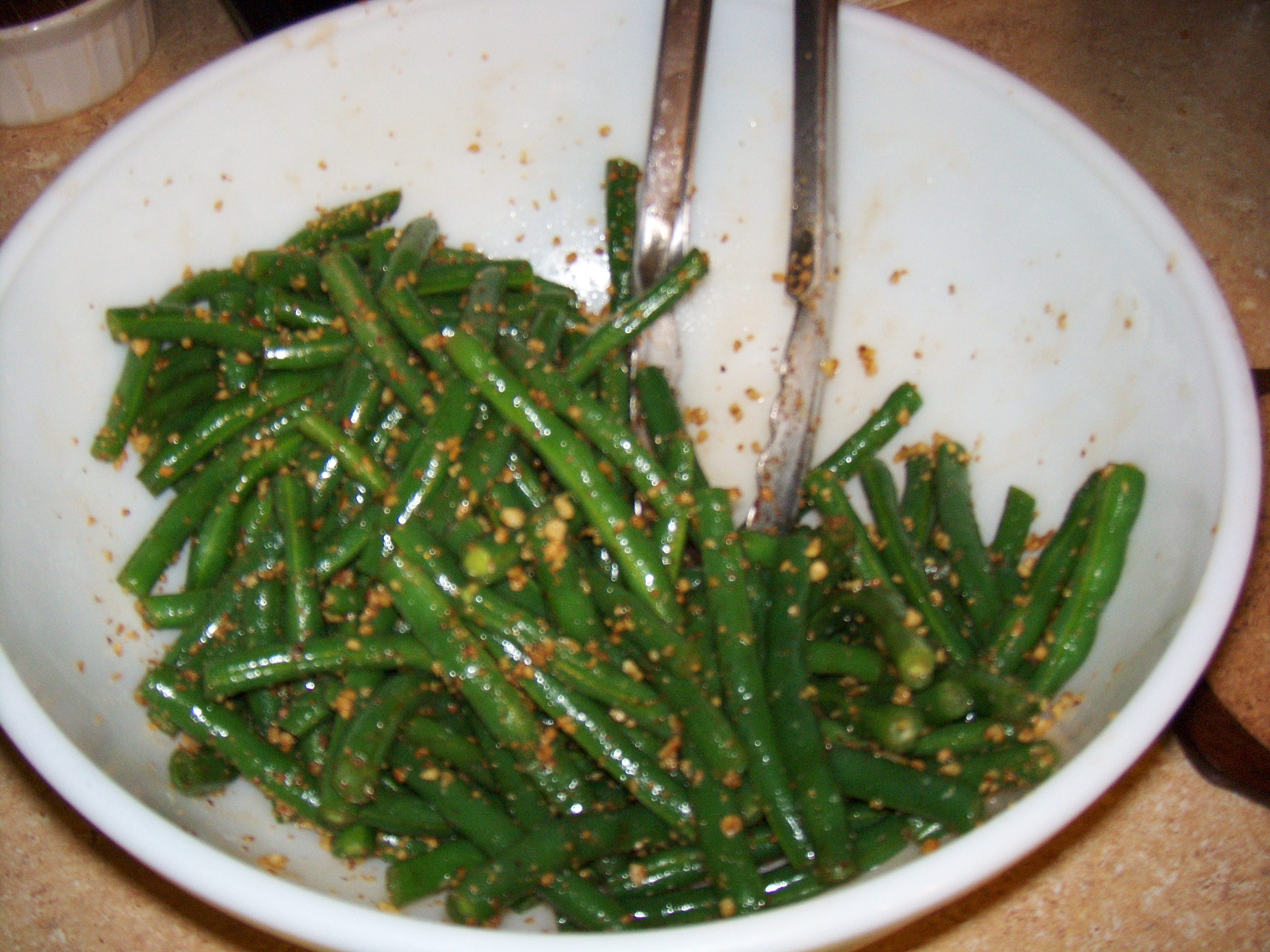 NUTTY GREEN BEANS