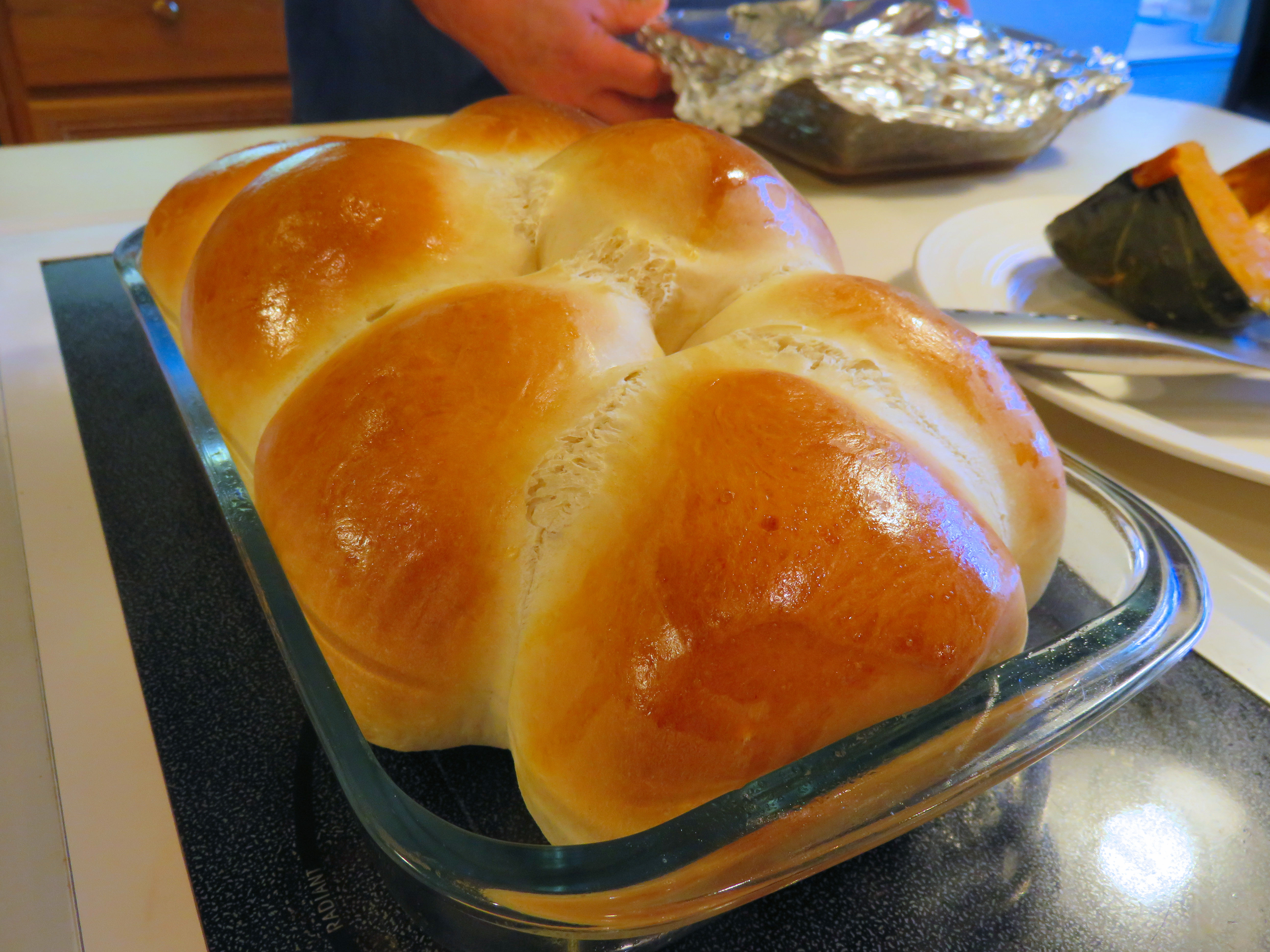 GWEN'S BUTTER RICH DINNER ROLLS