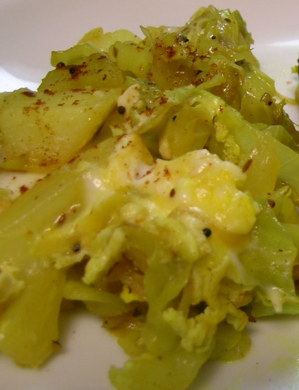 ↬ Healty CABBAGE AND POTATO FRY