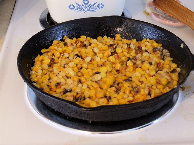 CREAMY CRUNCHY SKILLET CORN