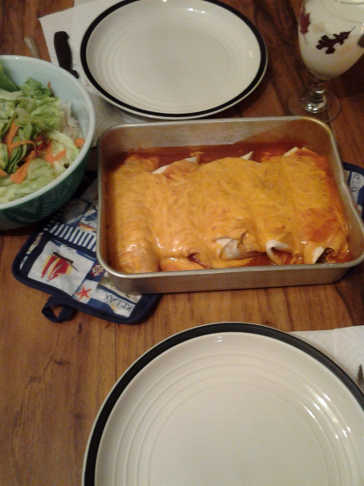 ⋆  EASY CHEESY BEEF ENCHILADAS