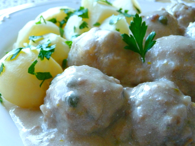 ✳ Recipe KONIGSBERGER KLOPSE (GERMAN MEATBALLS IN CREAMY CAPER SAUCE)