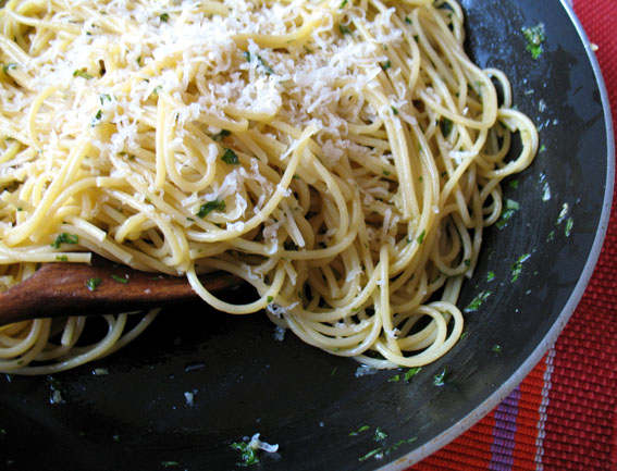 GARLIC SPAGHETTI SAUCE GARLIC SPAGHETTI SAUCE