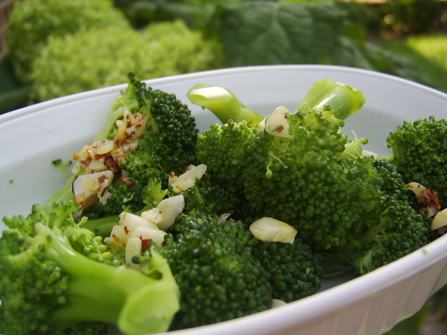 BROCCOLI WITH RED PEPPER FLAKES AND GARLIC CHIPS
