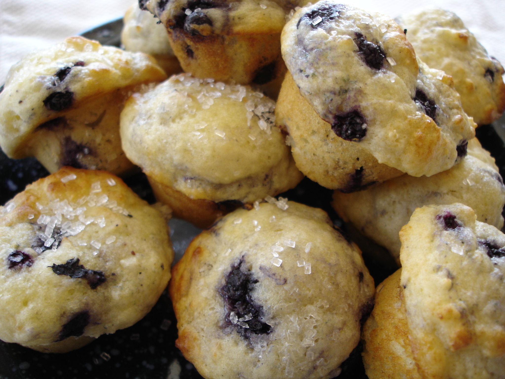 BLUEBERRY CHEESECAKE MUFFINS