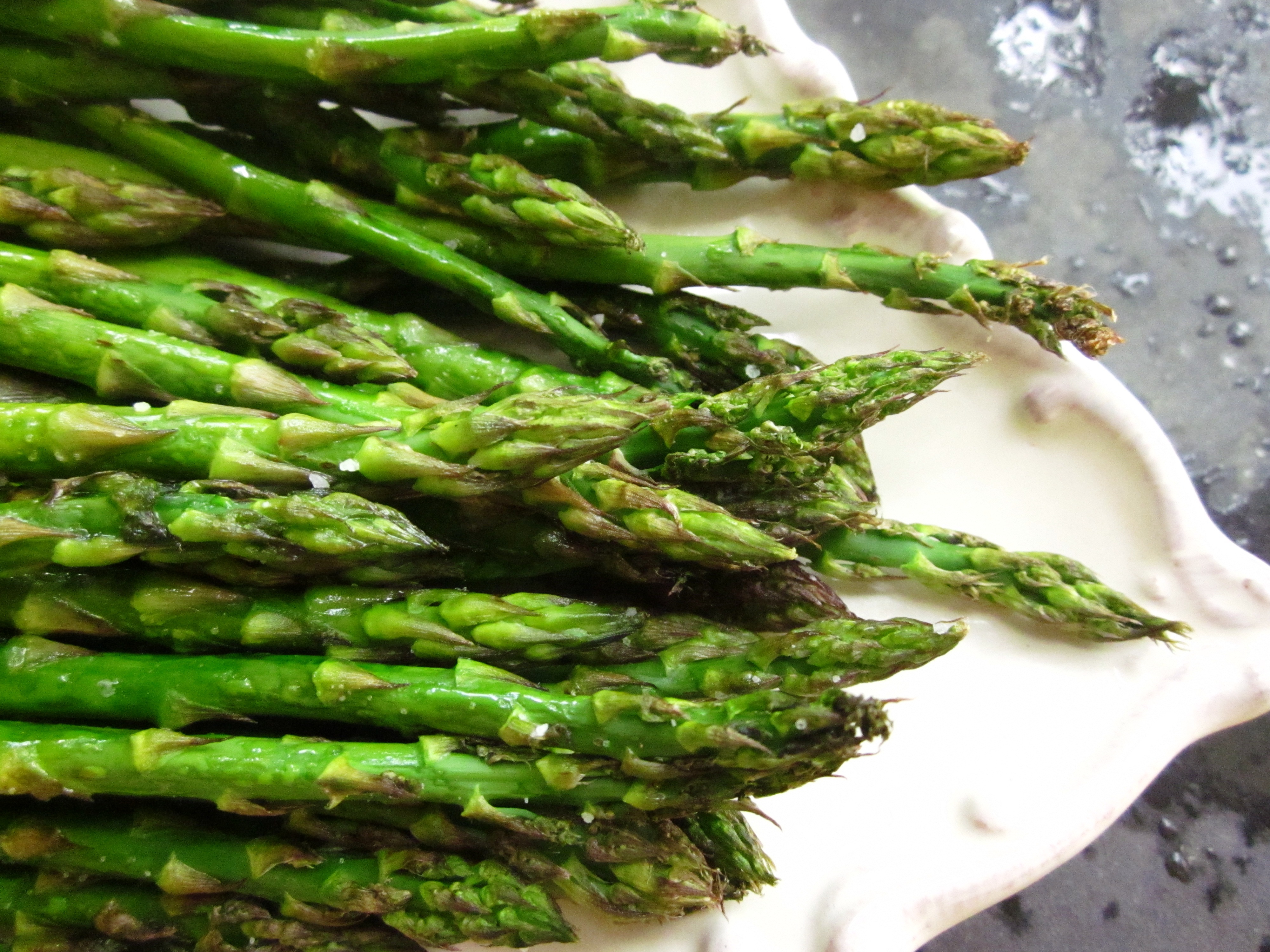 ༄  OVEN ROASTED ASPARAGUS WITH GARLIC