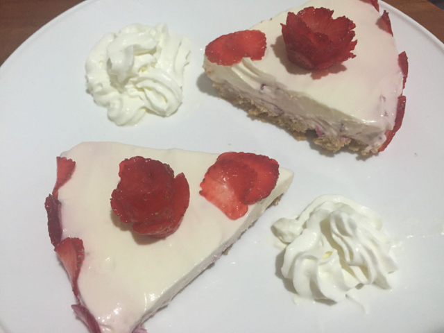 STRAWBERRY CHEESECAKE