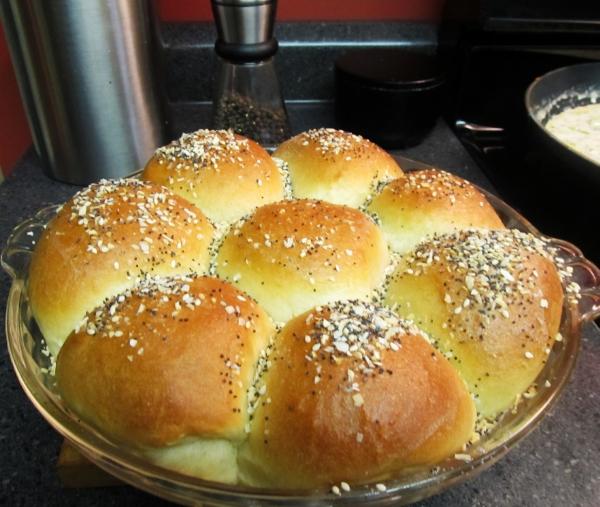 HEAVENLY LIGHT DINNER ROLLS (ABM)