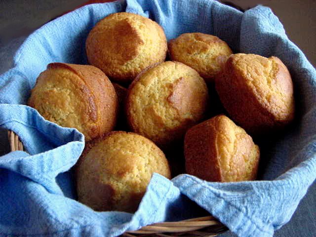 CLASSIC CORNBREAD MUFFINS