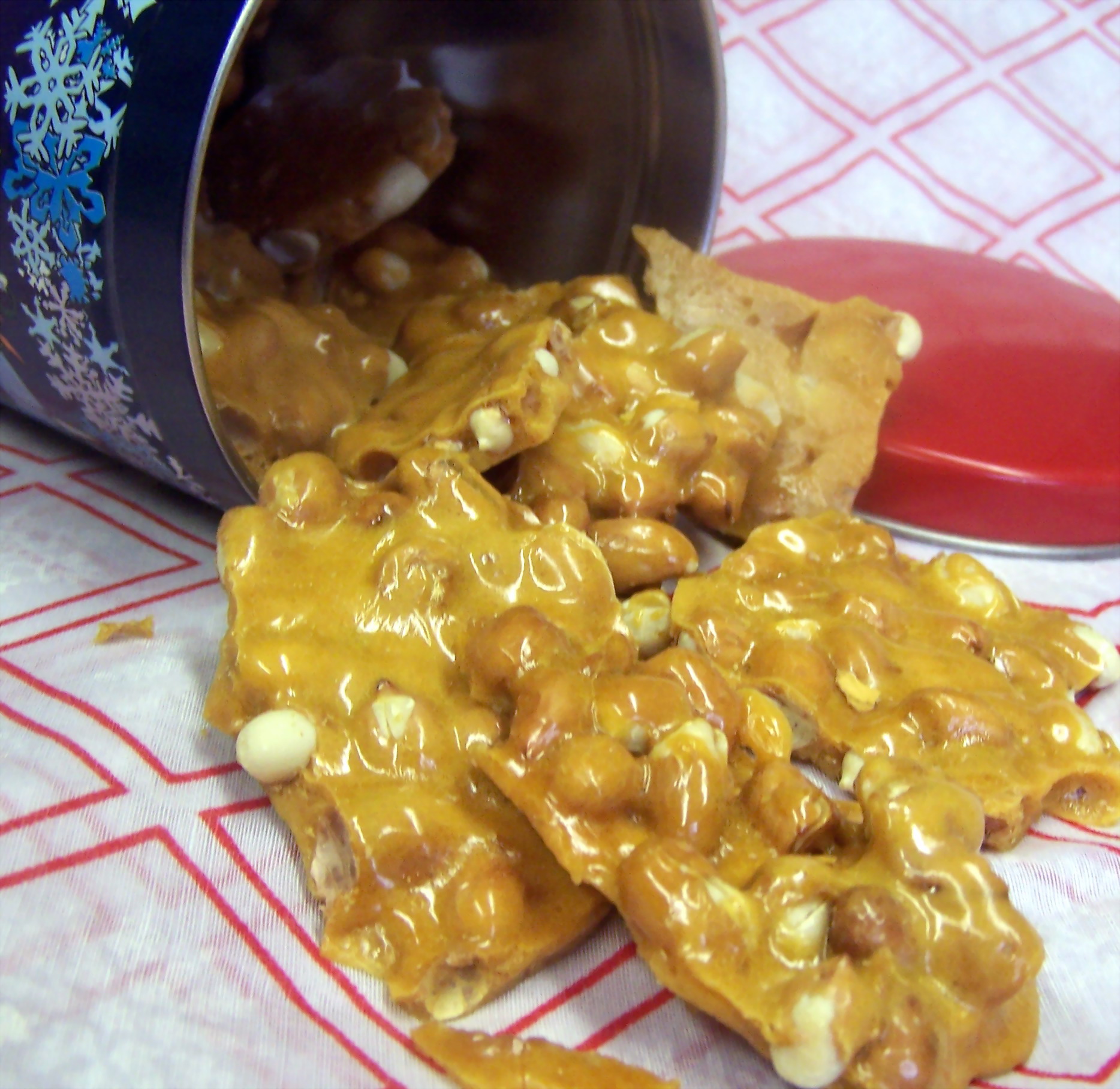 ANN'S CRUNCHY PEANUT BRITTLE