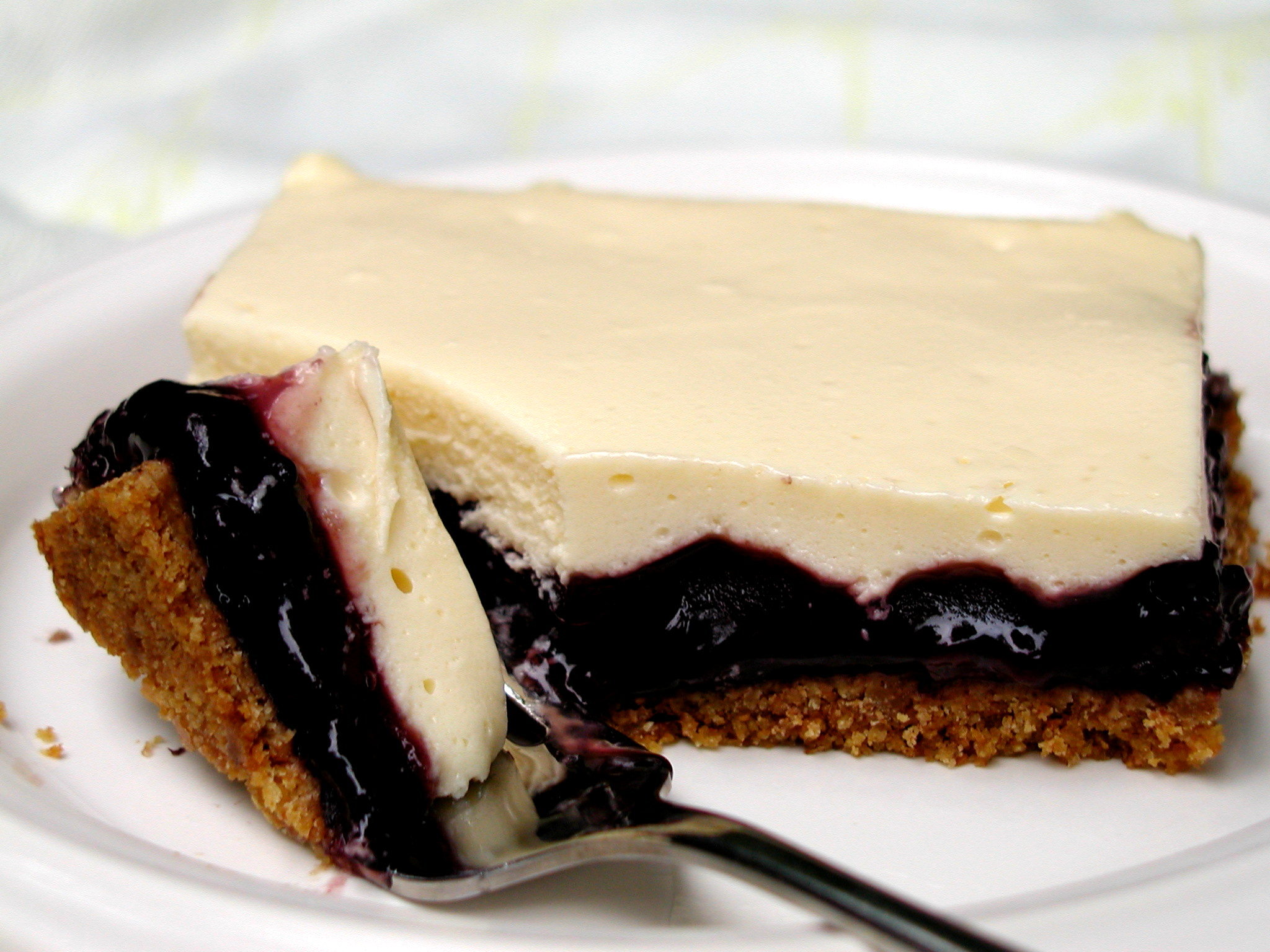 BLUEBERRY CHEESECAKE BARS