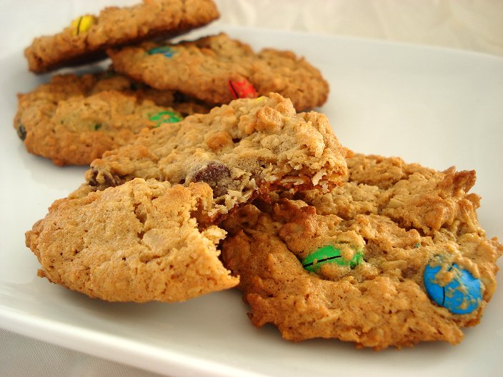 MONSTER M&M COOKIES