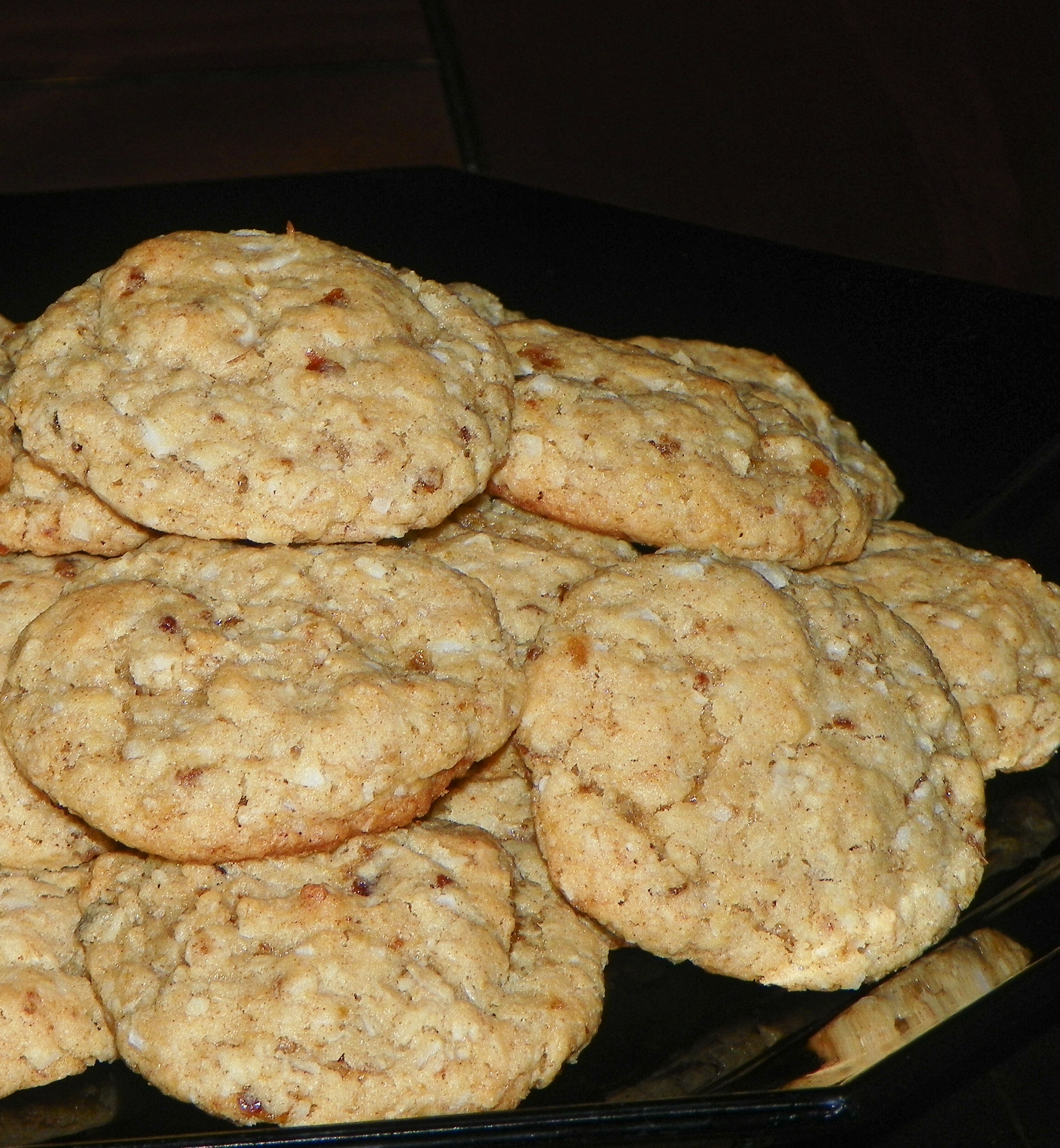 OATMEAL-DATE COOKIES