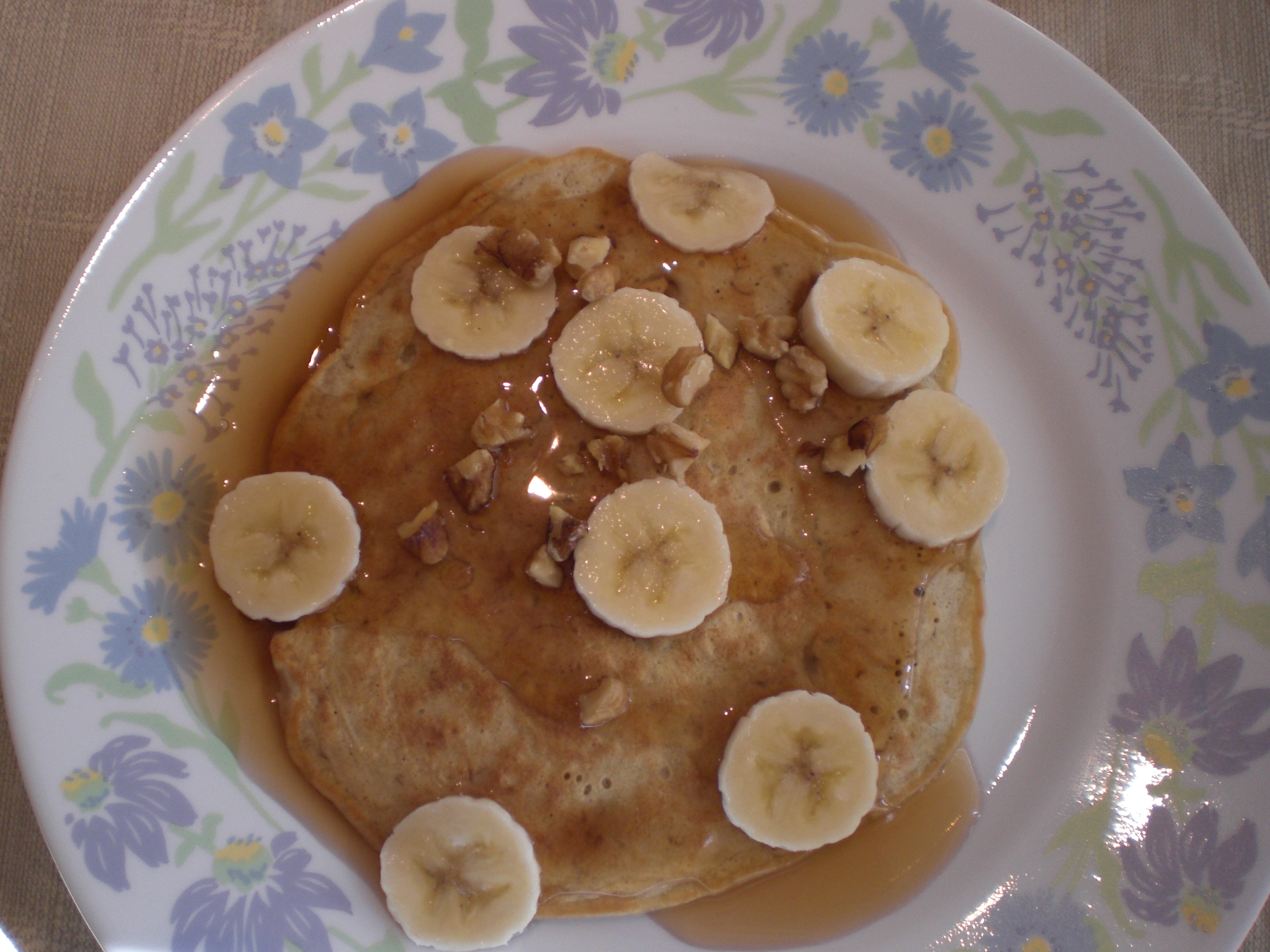 FLUFFY VEGAN PANCAKES