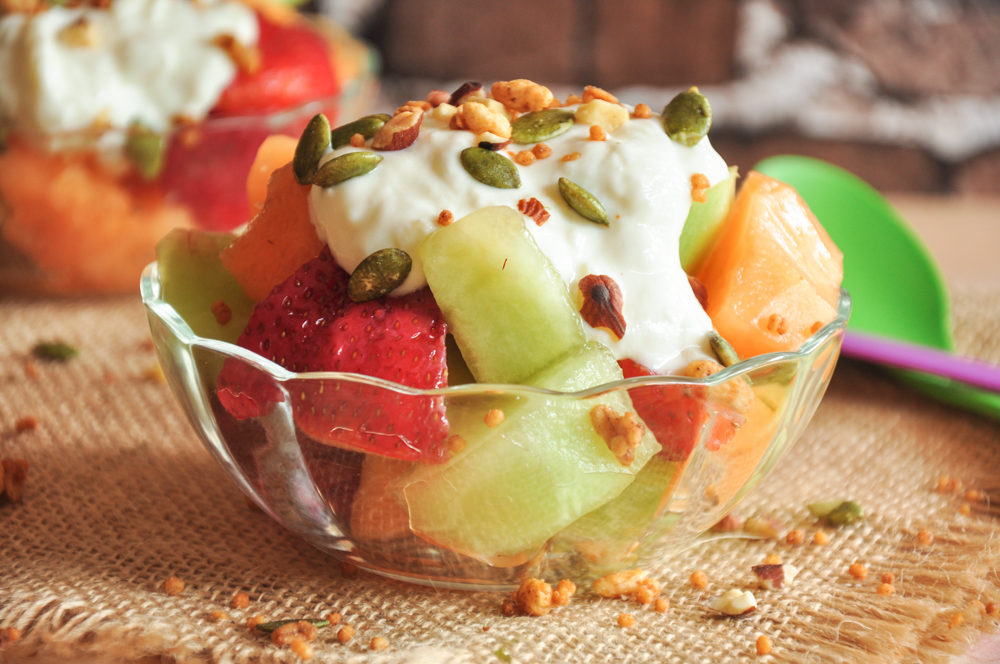 DIP TOPPED FRUIT SALAD