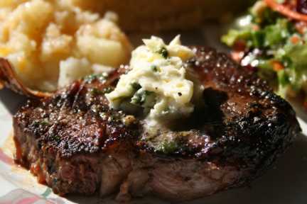 ✥ Easy FILET MIGNON WITH LEMON-PARSLEY BUTTER