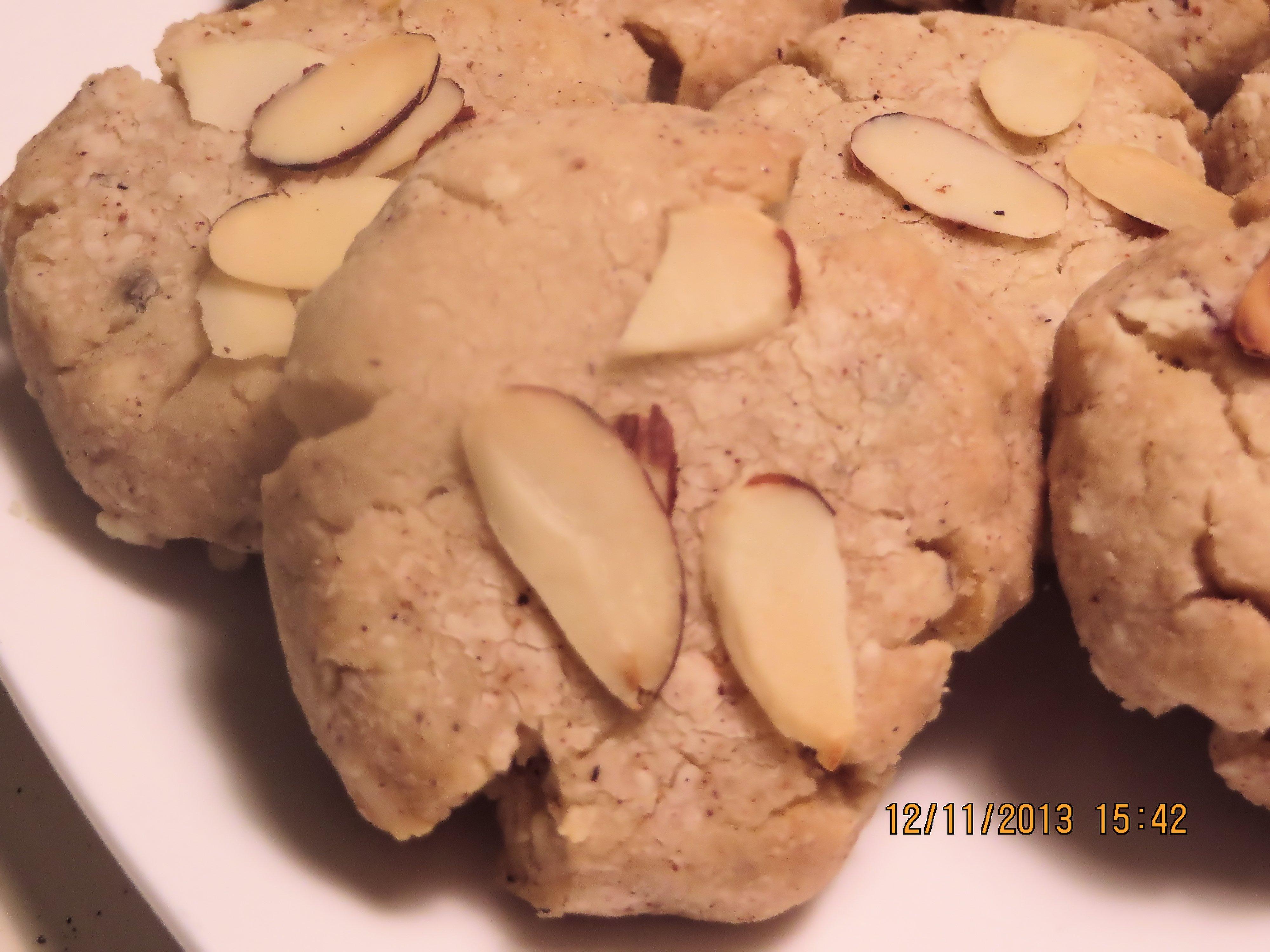 CHRISTMAS CARDAMOM BUTTER COOKIES
