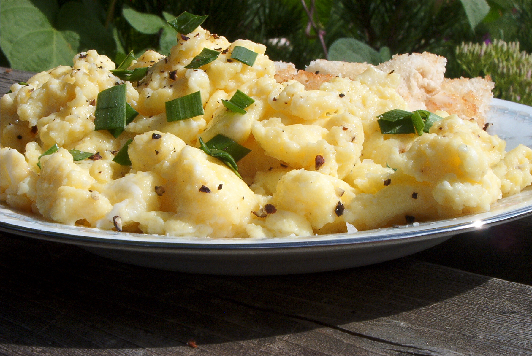 French Scrambled Eggs – SupperBell