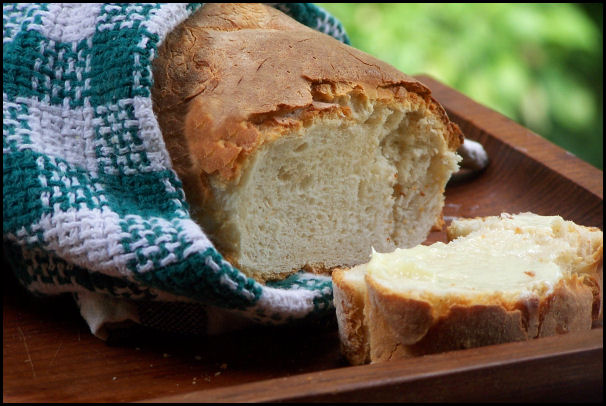 FRENCH BREAD WITH ROASTED GARLIC