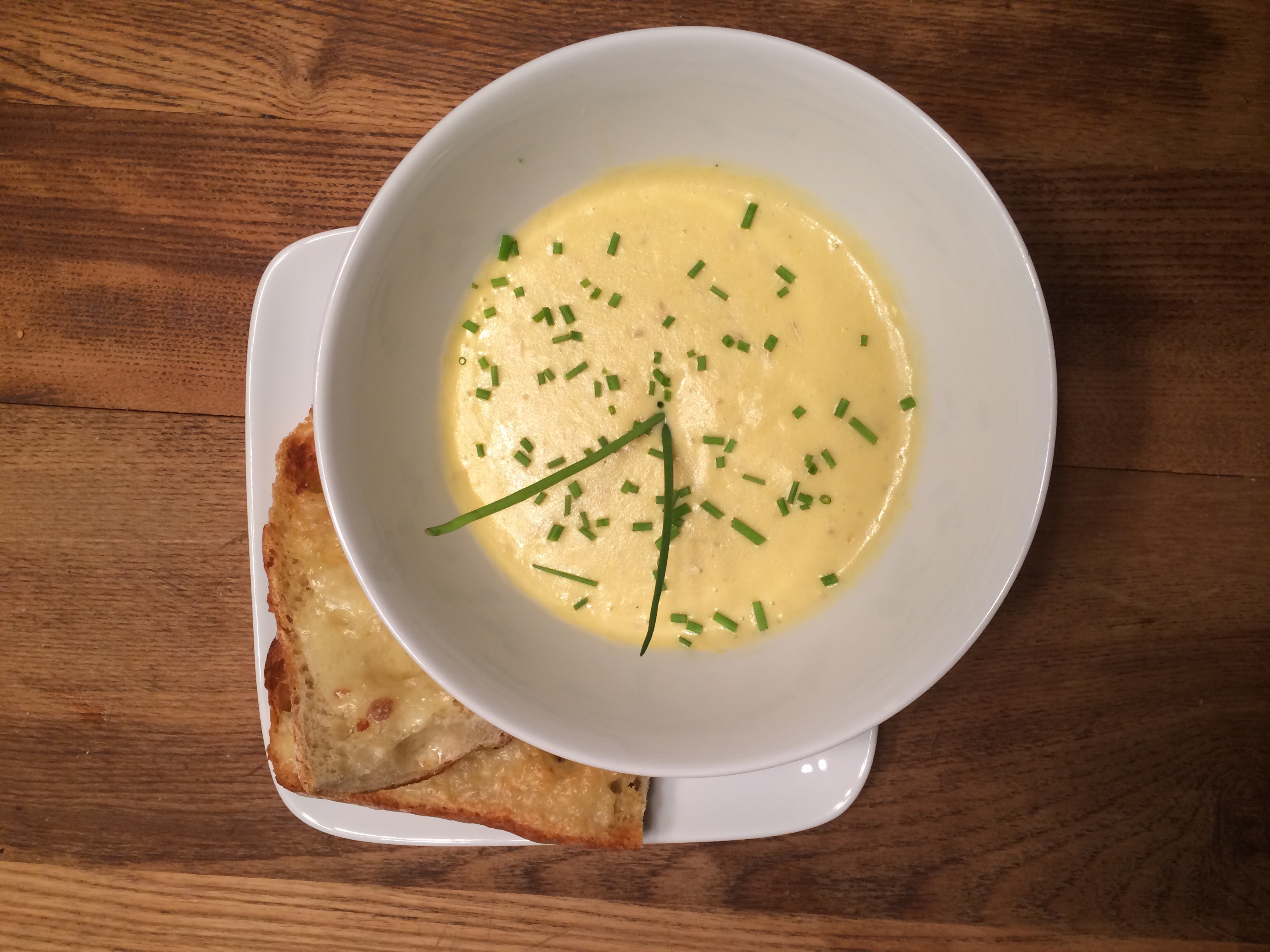 ANTHONY BOURDAIN'S LES HALLES VICHYSSOISE