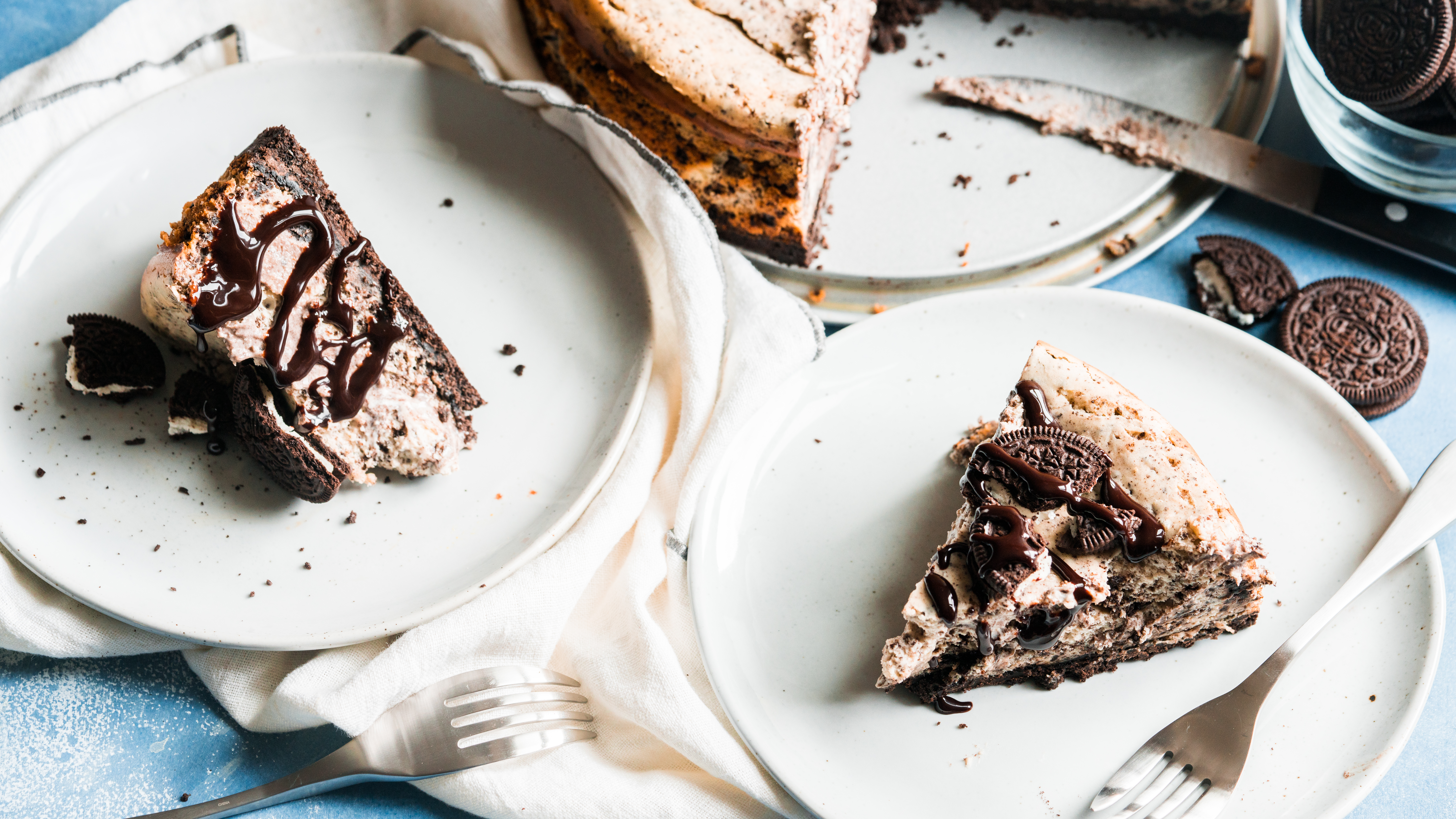 HOT FUDGE OREO GOURMET CHEESECAKE