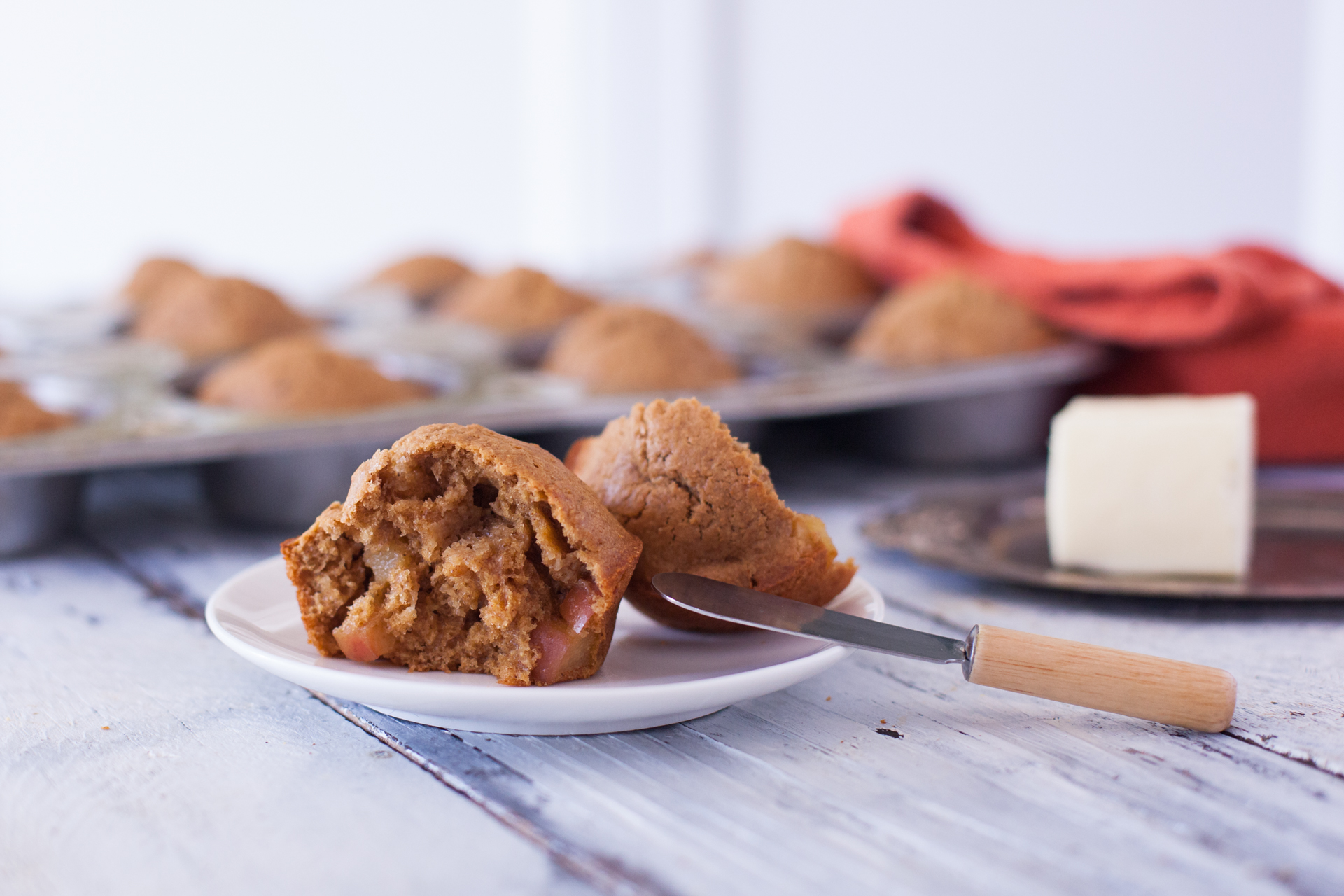 GRANDMA'S APPLE MUFFINS