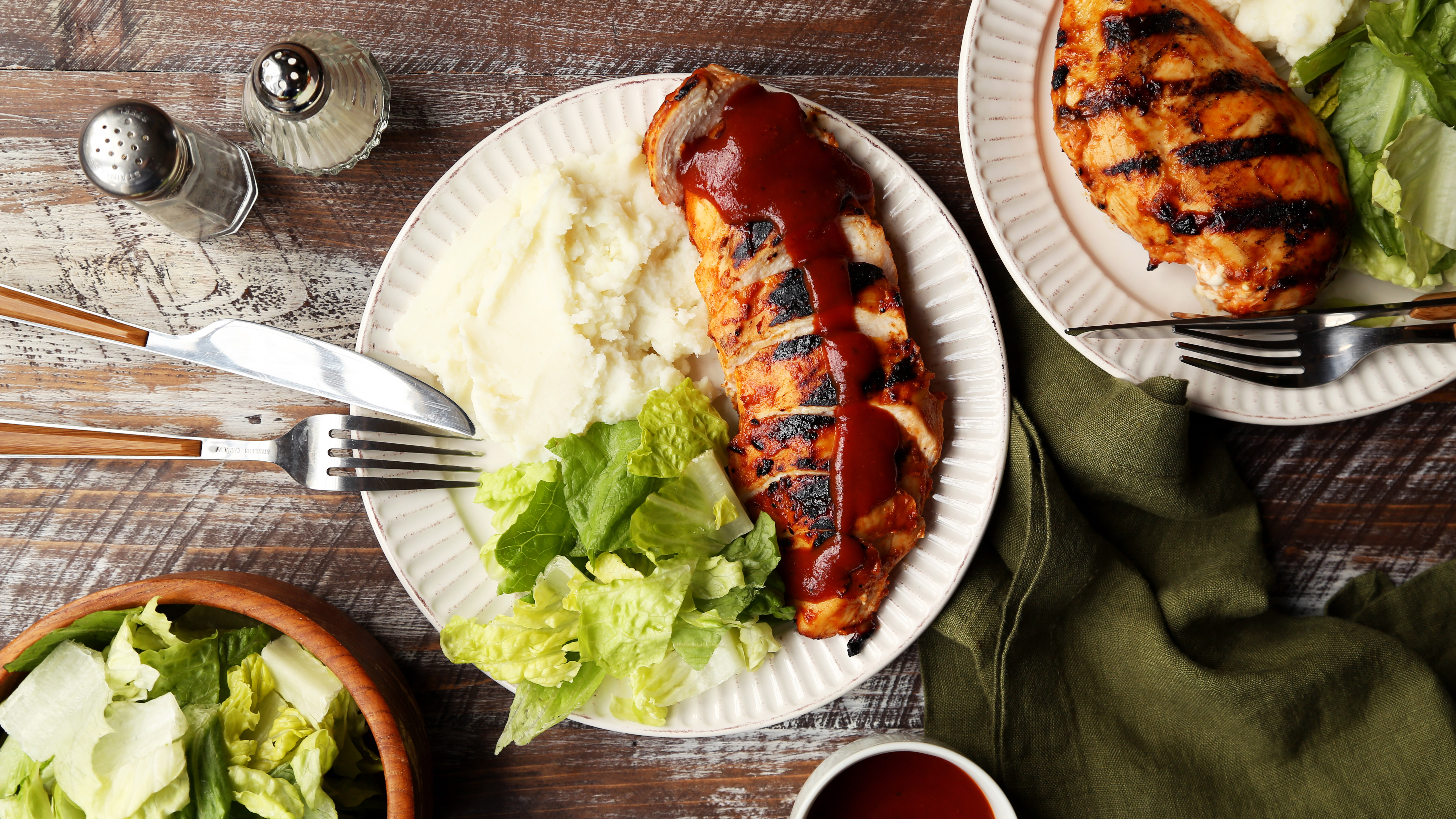 GRILLED CHICKEN BREAST WITH BARBECUE GLAZE