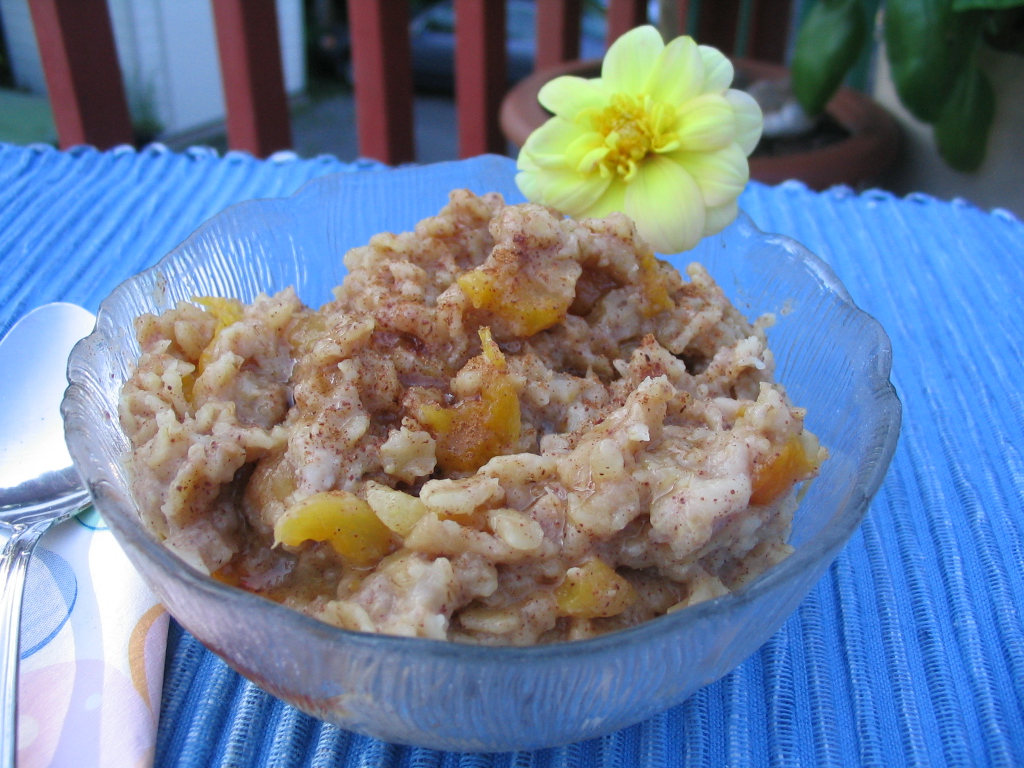 CREAMY BREAKFAST OATMEAL (RICE COOKER)