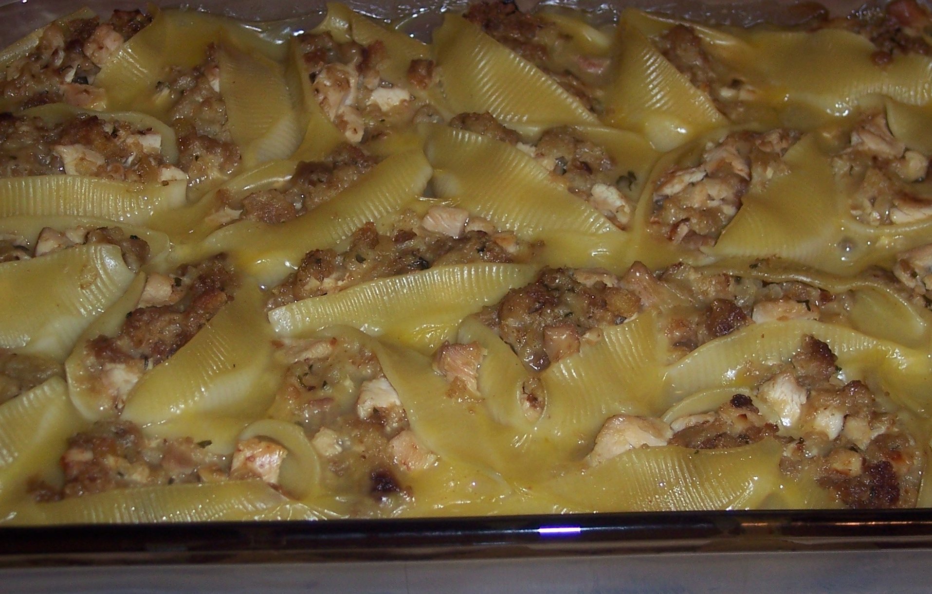 CHICKEN STUFFED SHELLS