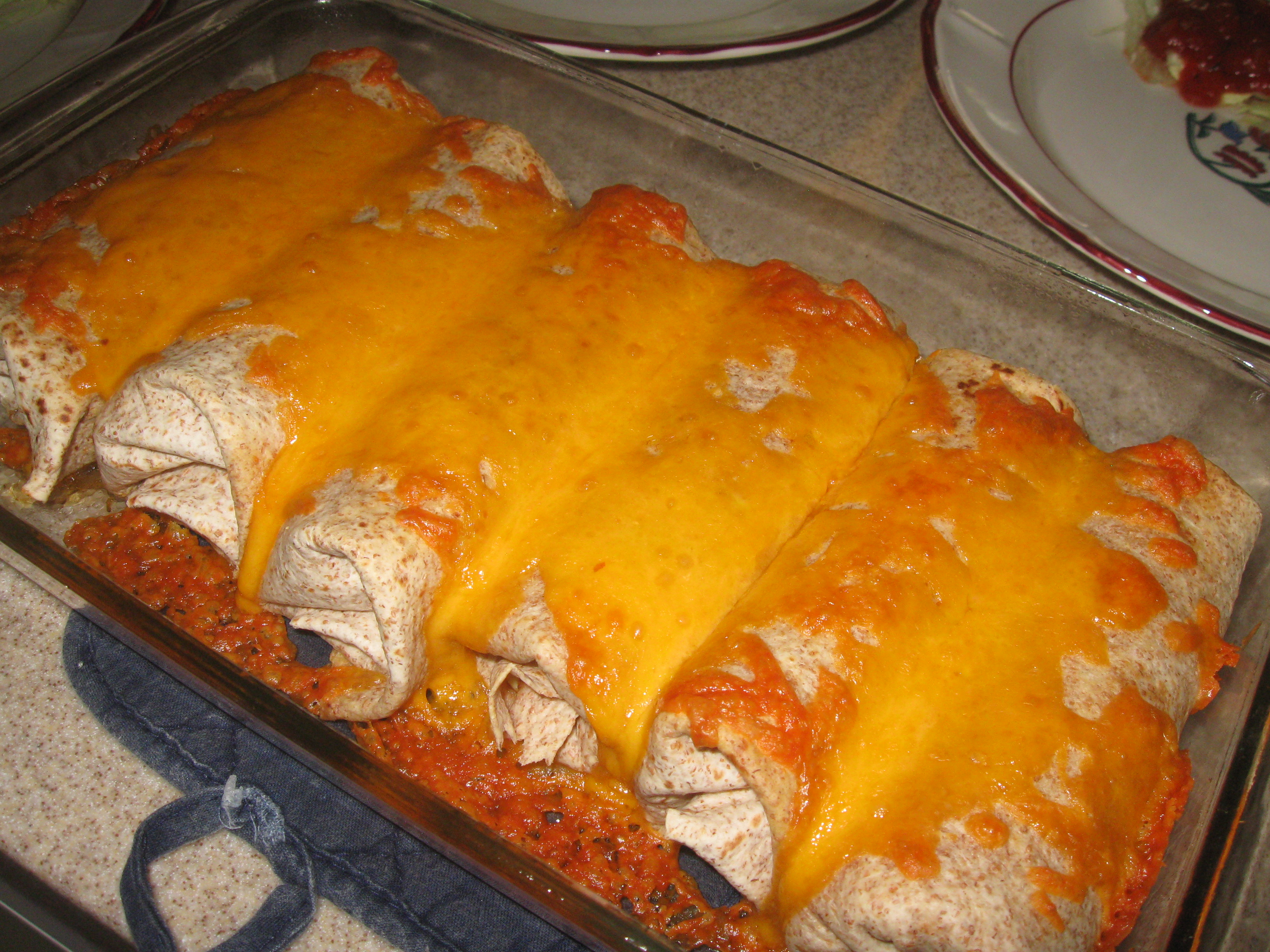 EASY CHEESY GROUND BEEF ENCHILADAS