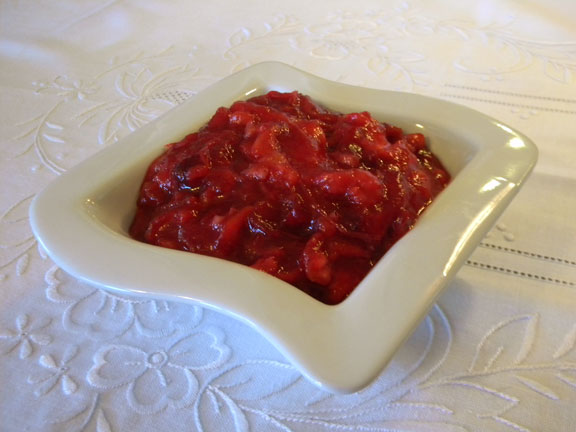 DELICIOUS CRANBERRY-PINEAPPLE SAUCE