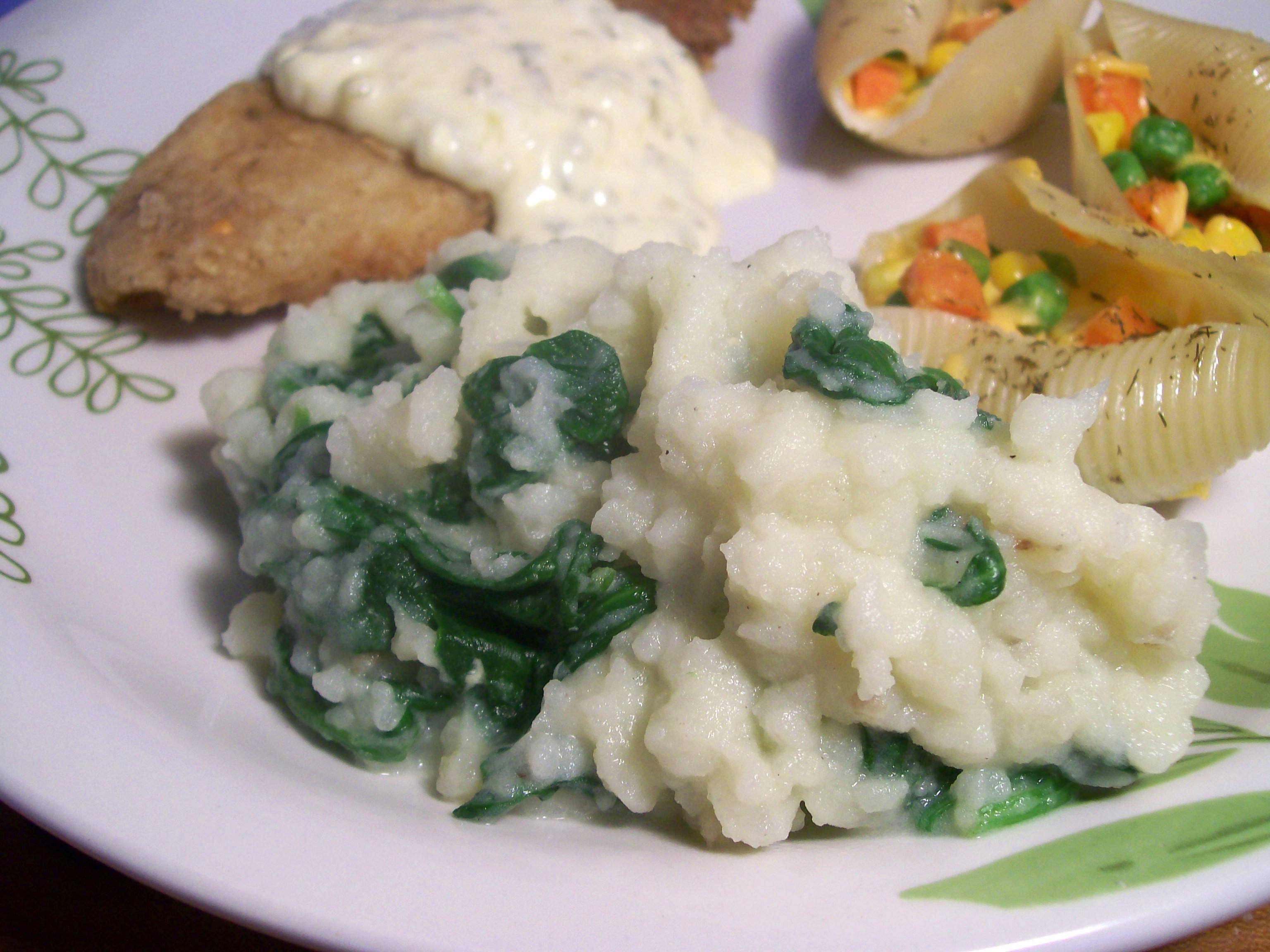 CREAMED MASHED POTATOES WITH SPINACH