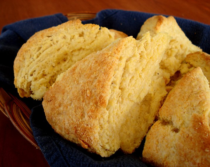 CORNMEAL SCONES