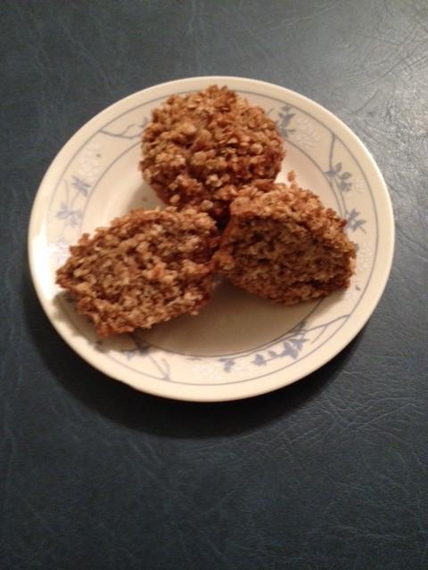 APPLESAUCE OATMEAL MUFFINS