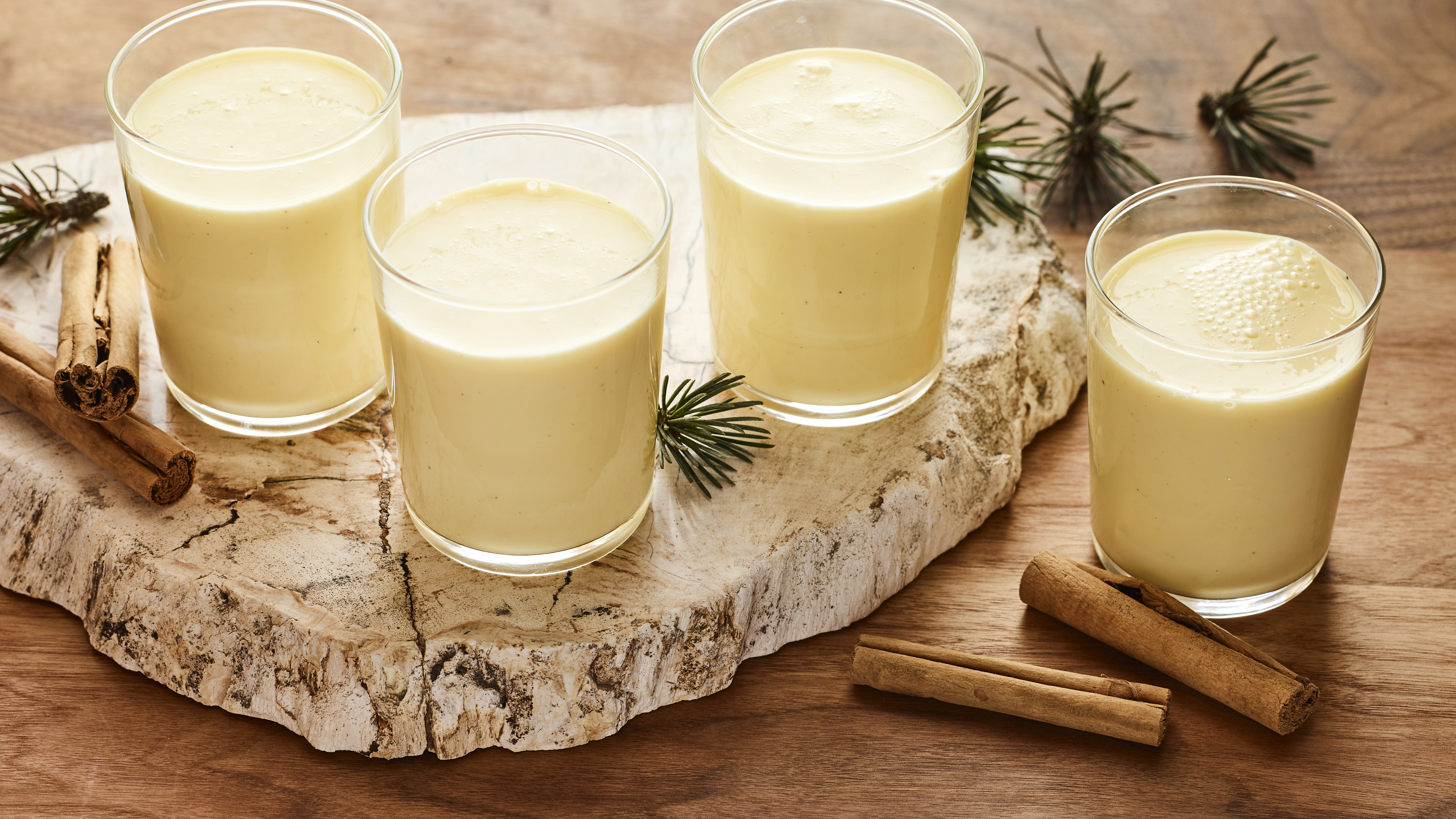 https://img.sndimg.com/food/image/upload/v1/img/recipes/15/34/0/GPshwvRtSgKOWYL9mL9P_TRADITIONAL_EGGNOG_094.jpg