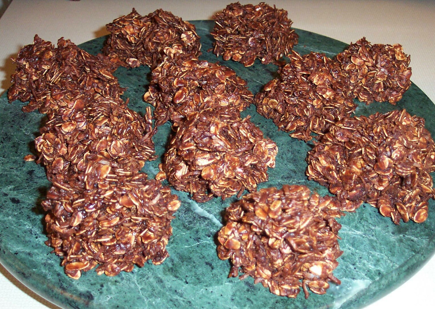 CHOCOLATE MACAROONS - NO BAKE