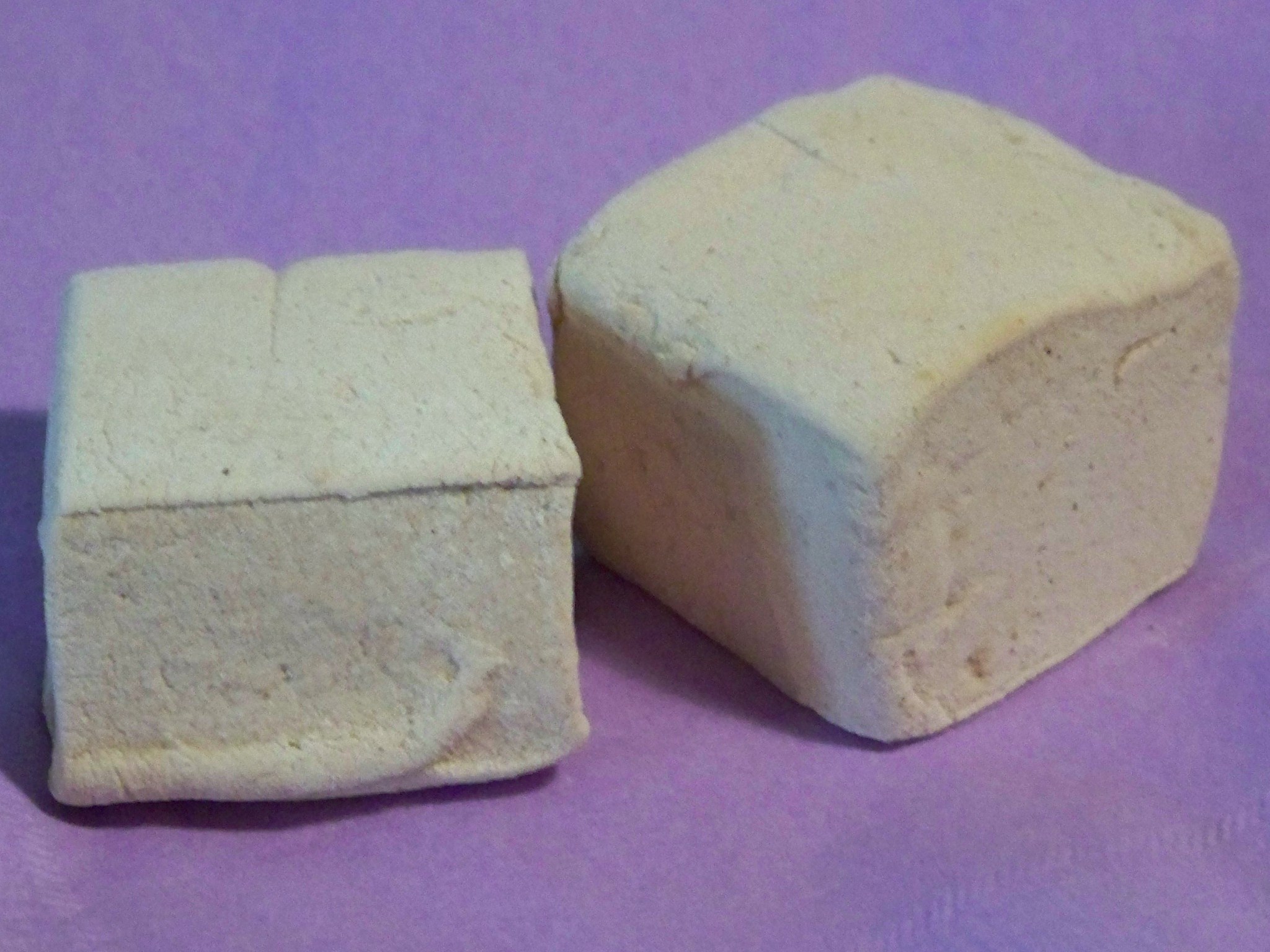HOMEMADE MARSHMALLOWS