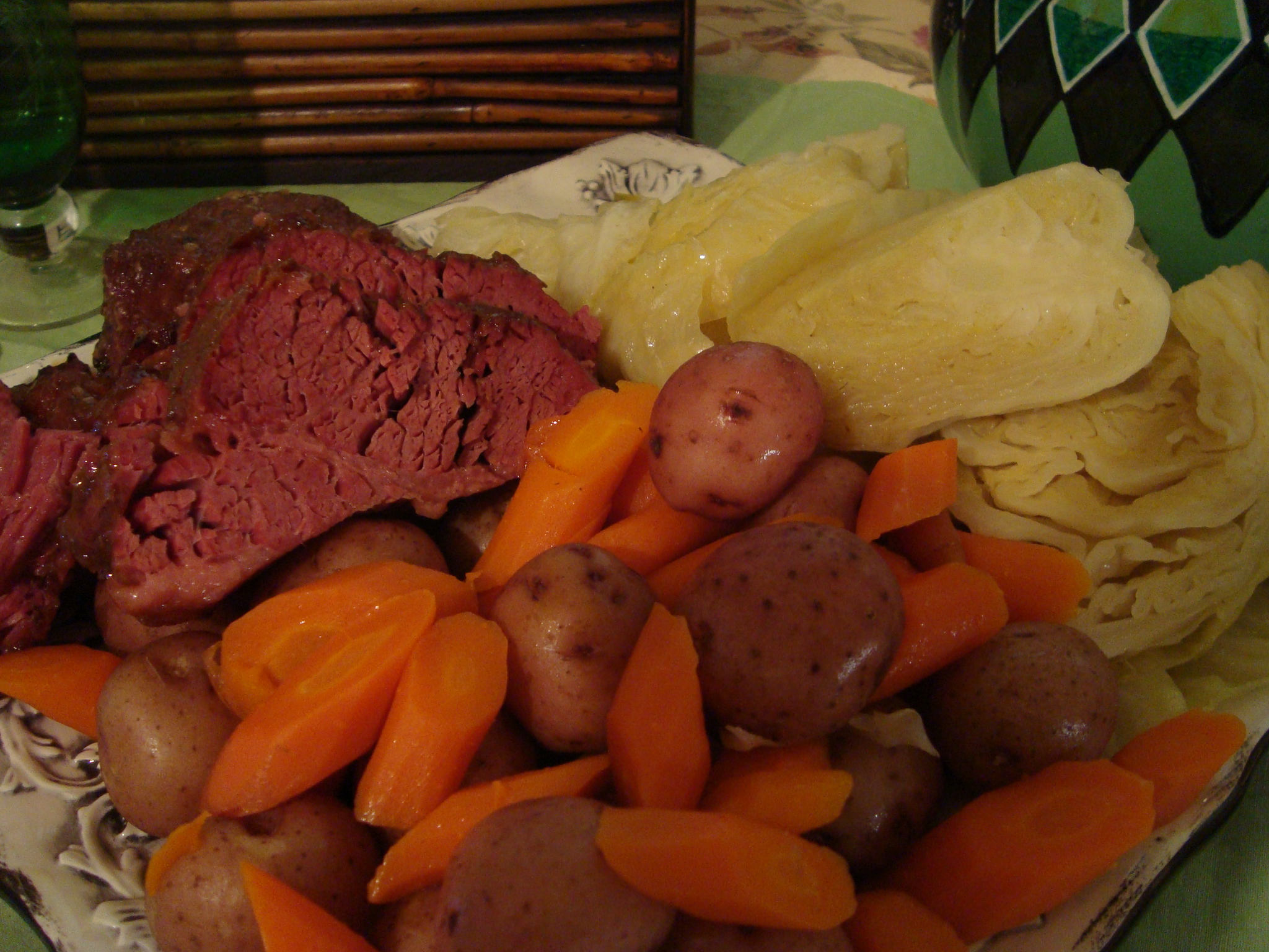 CROCK POT CORNED BEEF DINNER