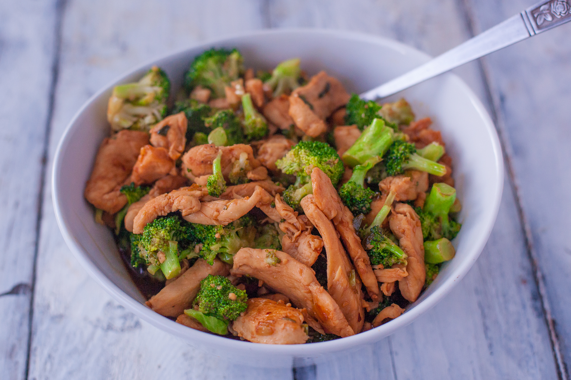 CHICKEN AND BROCCOLI SKILLET STIR-FRY