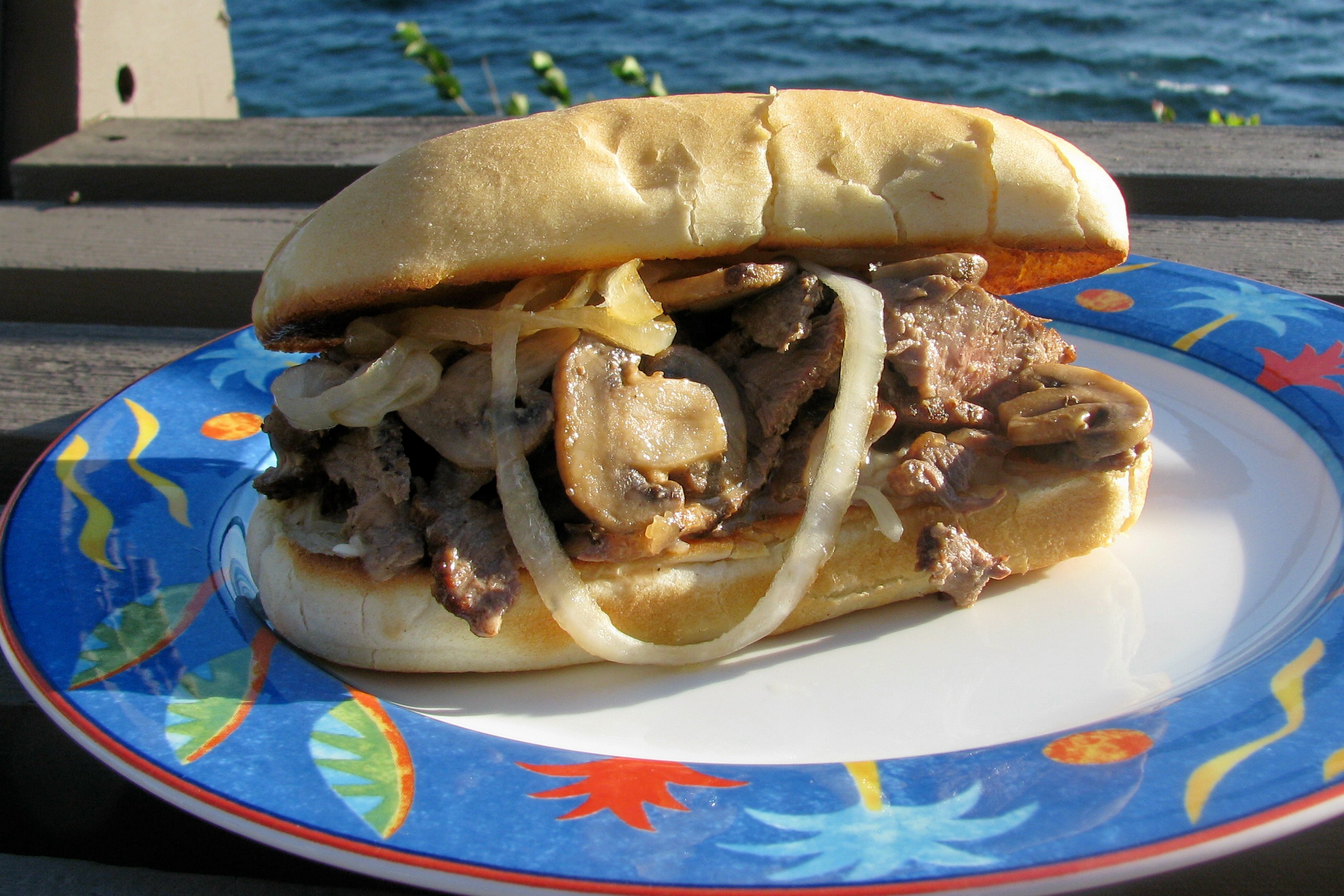 LEFTOVER STEAK SANDWICH WITH ONIONS AND MUSHROOMS