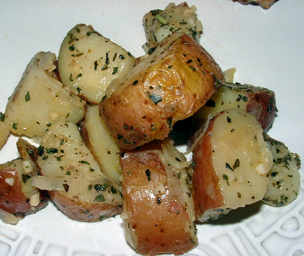 ℯ How To Make STOVE TOP BABY RED POTATOES WITH BASIL, SHALLOTS AND GARLIC