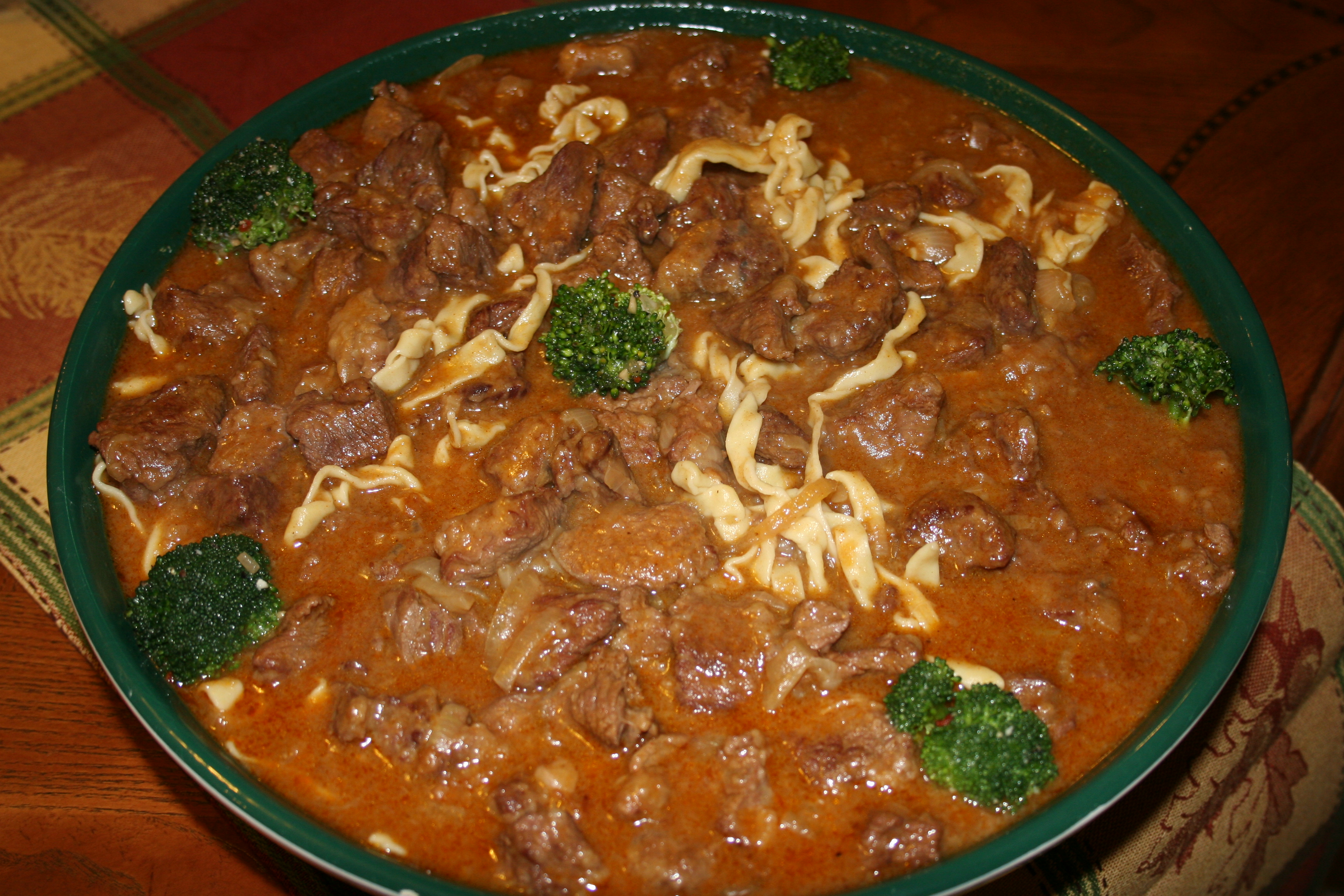 HUNGARIAN BEEF-NOODLE GOULASH