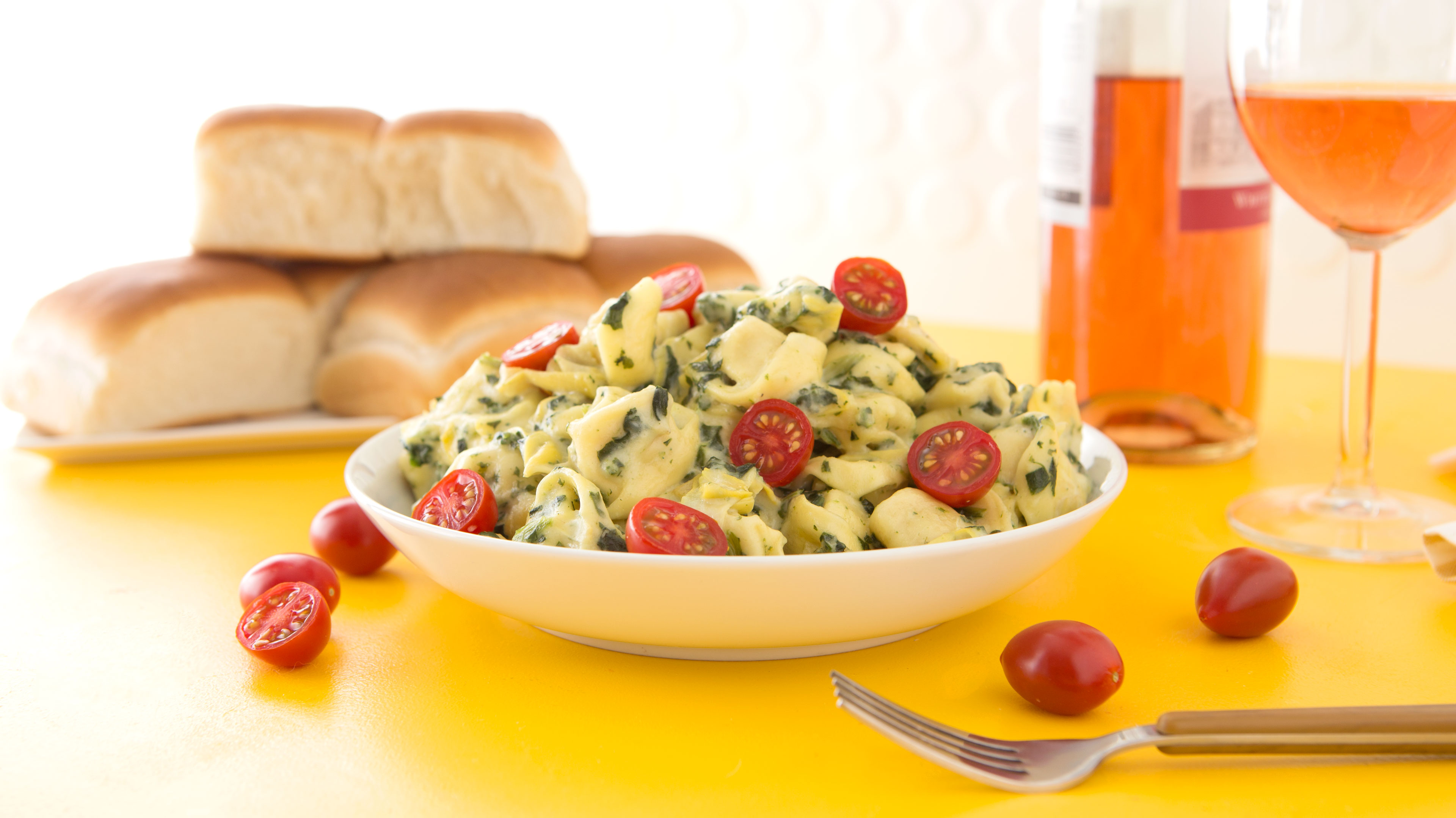 SPINACH-ARTICHOKE CHEESY TORTELLINI