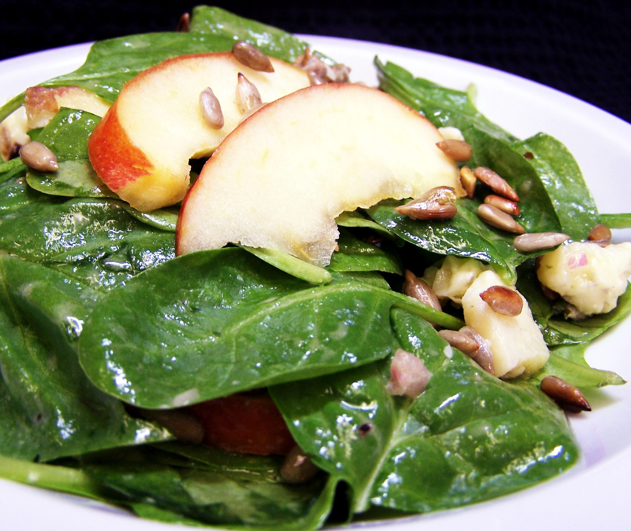 SPINACH & ROQUEFORT SALAD